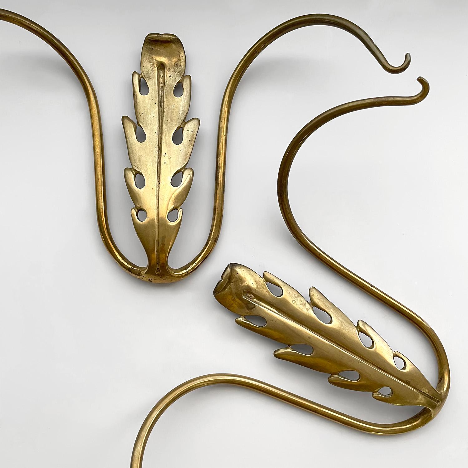 Pair of Italian Sculpted Brass Wall Hooks In Good Condition For Sale In Los Angeles, CA
