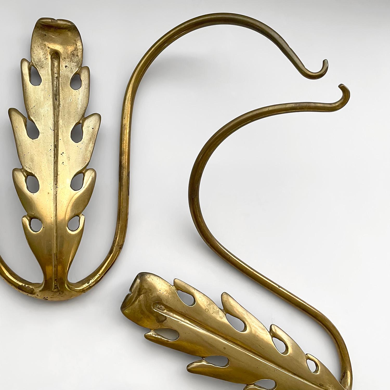 Mid-20th Century Pair of Italian Sculpted Brass Wall Hooks For Sale
