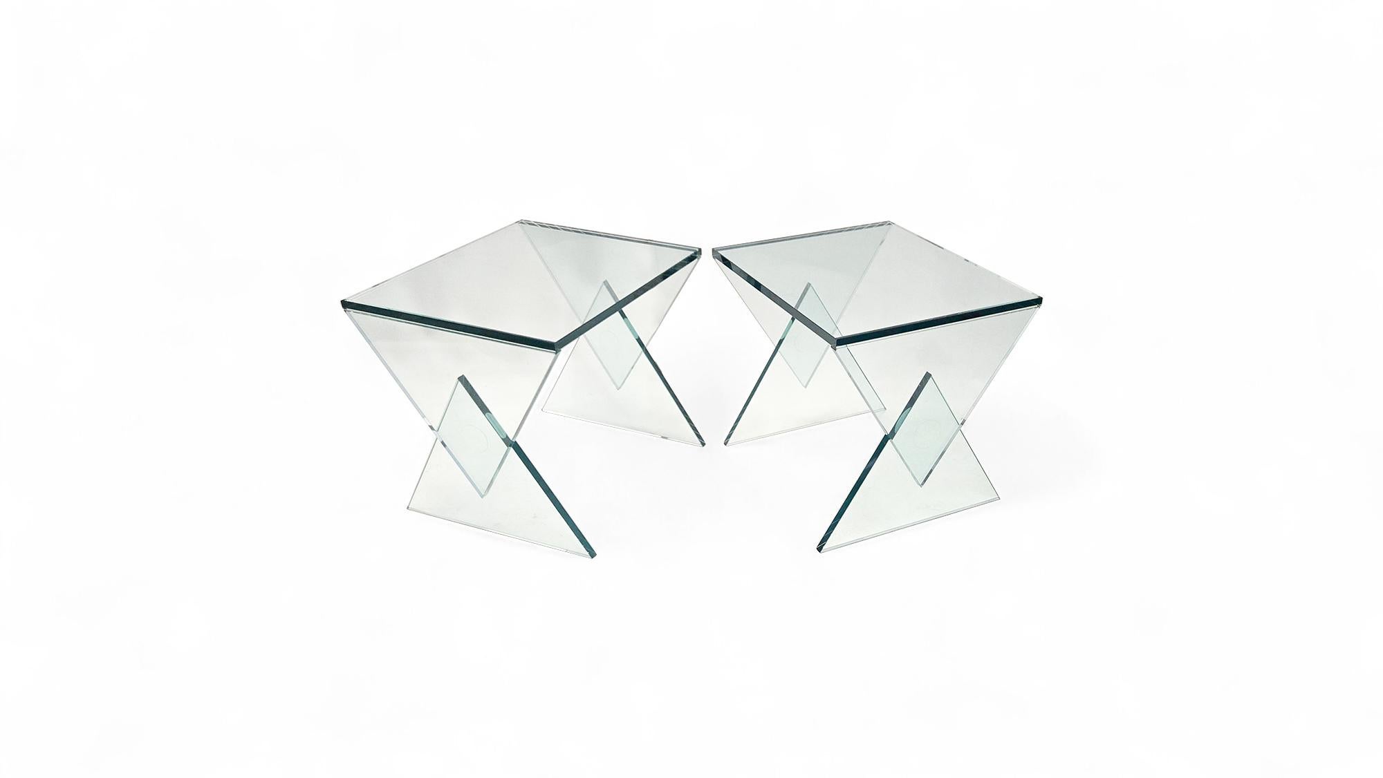 Verre Pair of Italian Sculpted Glass Side Tables en vente