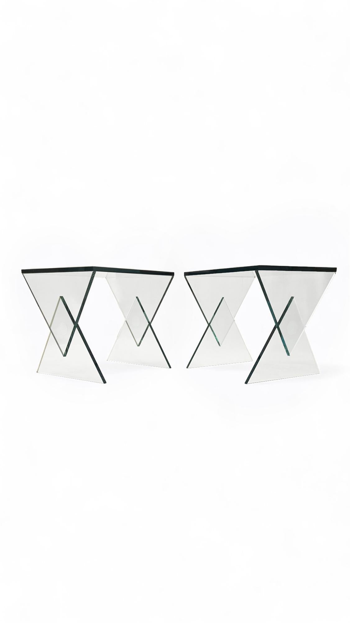 Pair of Italian Sculpted Glass Side Tables en vente 1