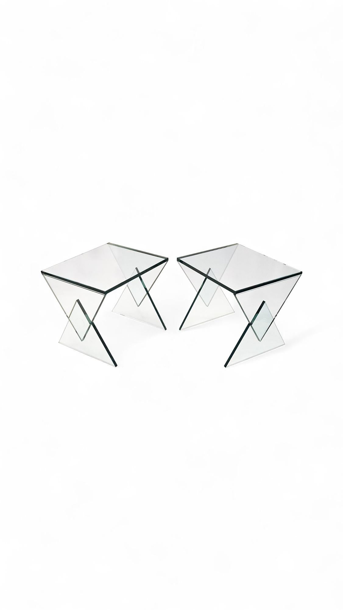 Pair of Italian Sculpted Glass Side Tables en vente 2