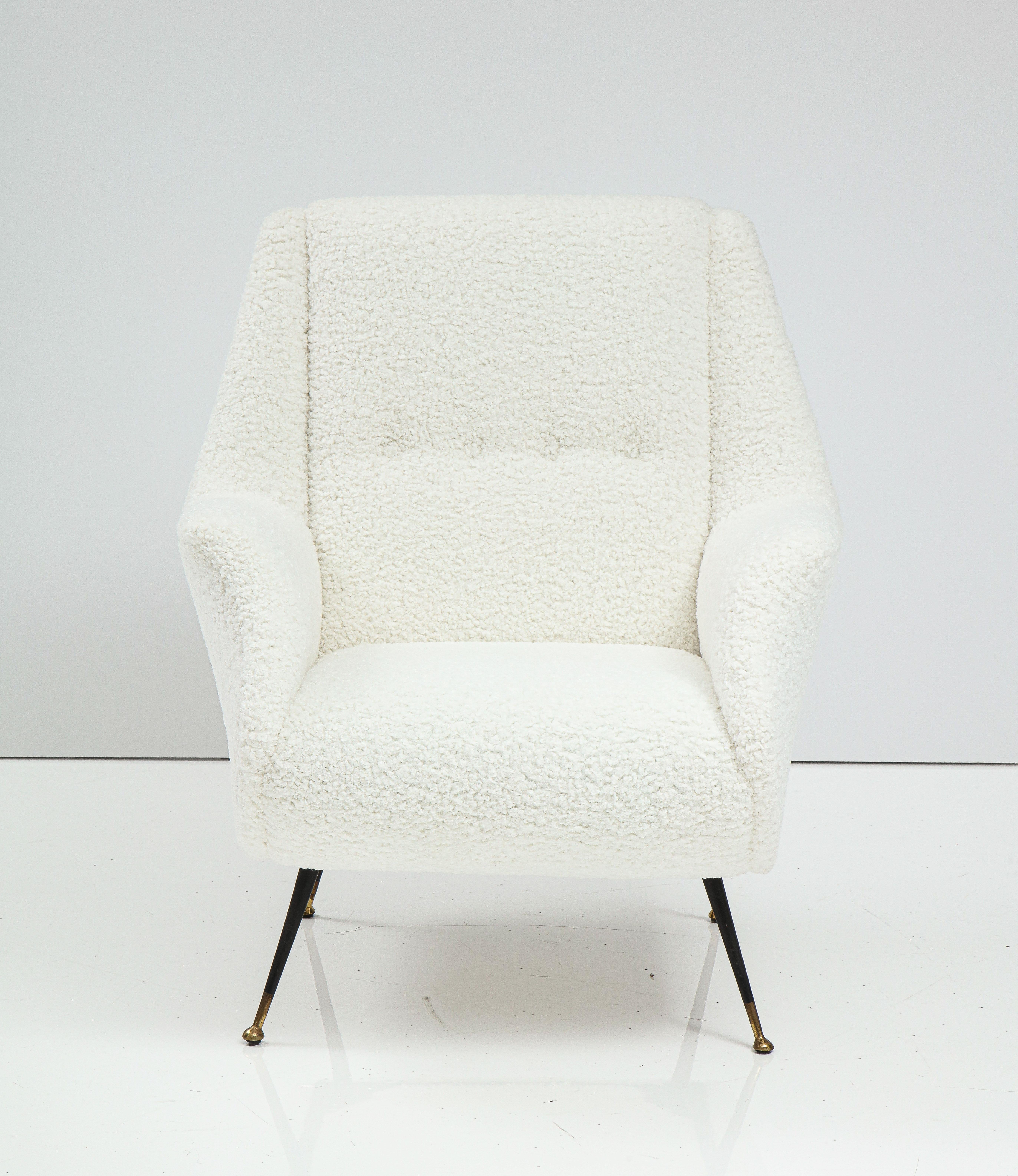 Coppia di sedie da salotto scultoree in finto shearling, Italia, circa 1960 in vendita 3