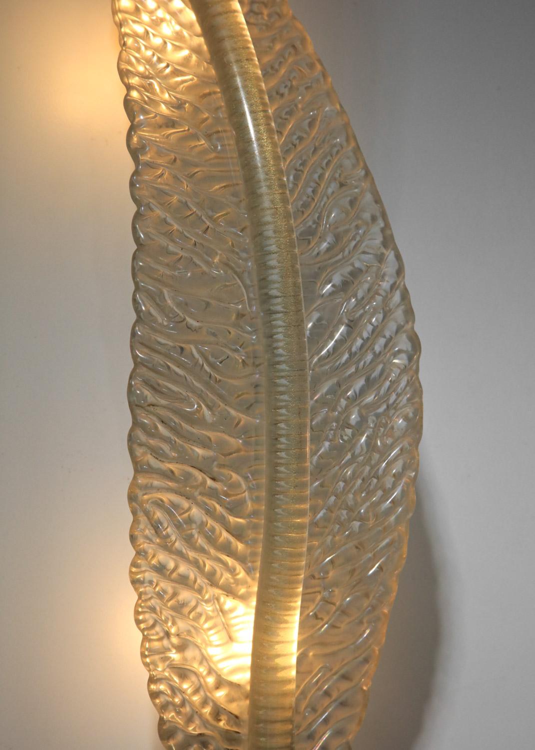 Mid-Century Modern Paire d'appliques italiennes Seguso en verre de Murano, années 1940, feuilles en vente