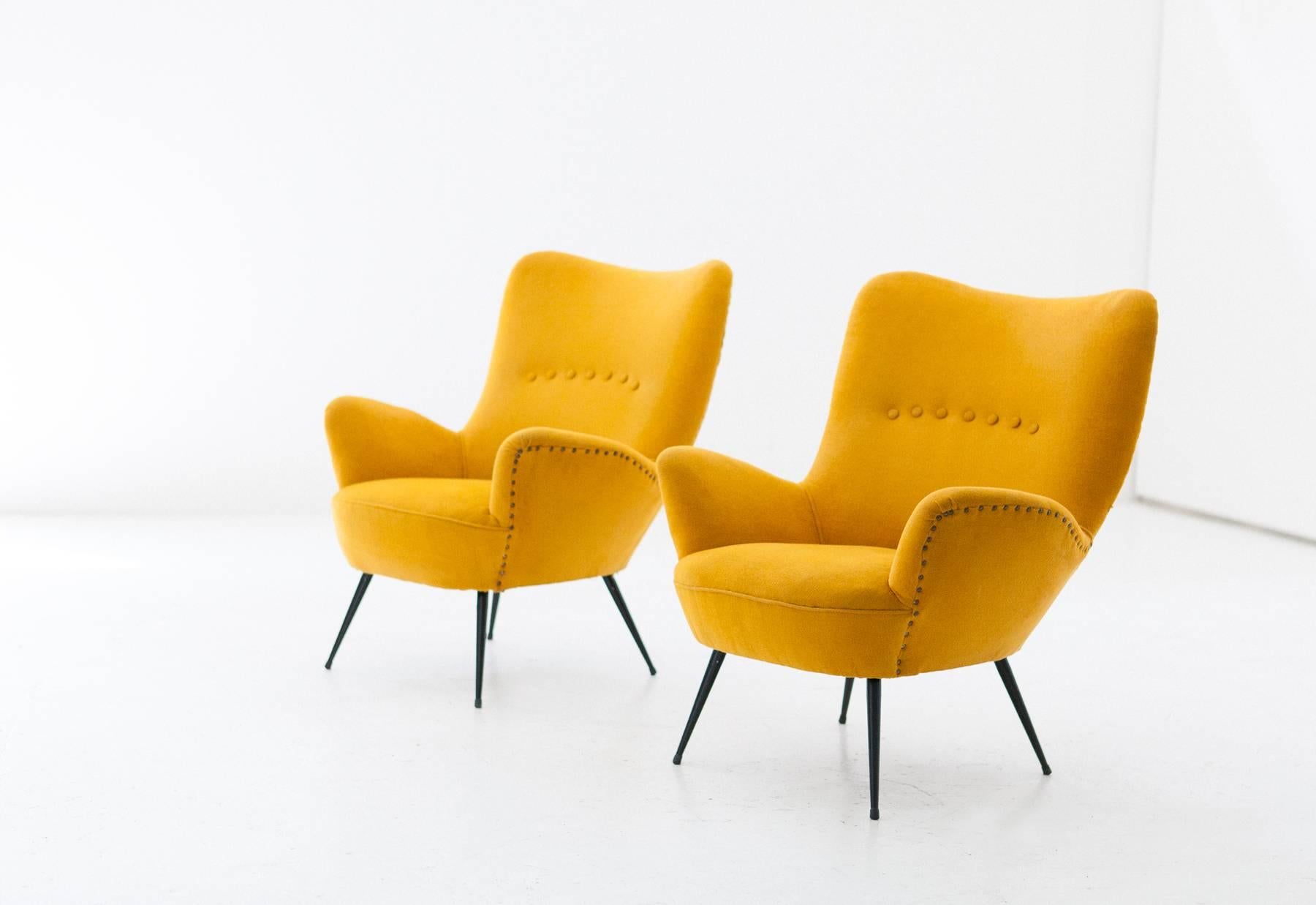Pair of Italian Senape Yellow Armchairs, 1950s In Good Condition In Rome, IT