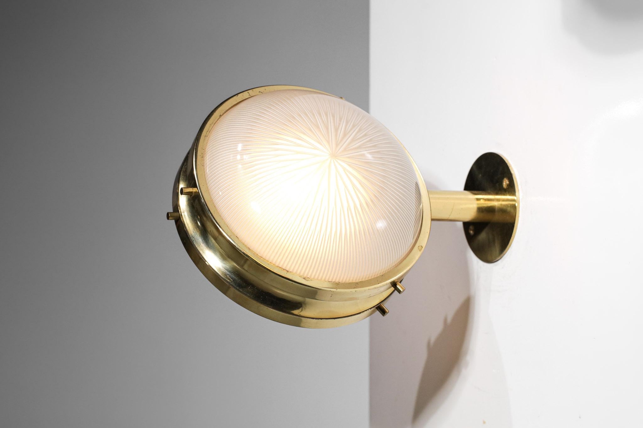 Pair of Italian Sergio Mazza Sconces Frosted Glass and Brass Wall Light, G148 In Good Condition In Lyon, FR