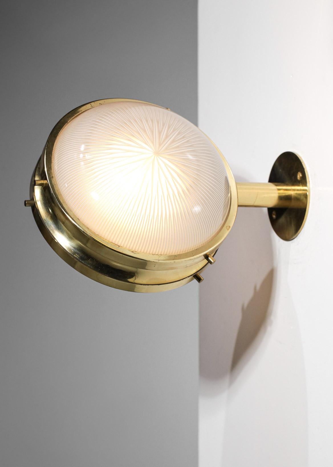 Mid-20th Century Pair of Italian Sergio Mazza Sconces Frosted Glass and Brass Wall Light, G148