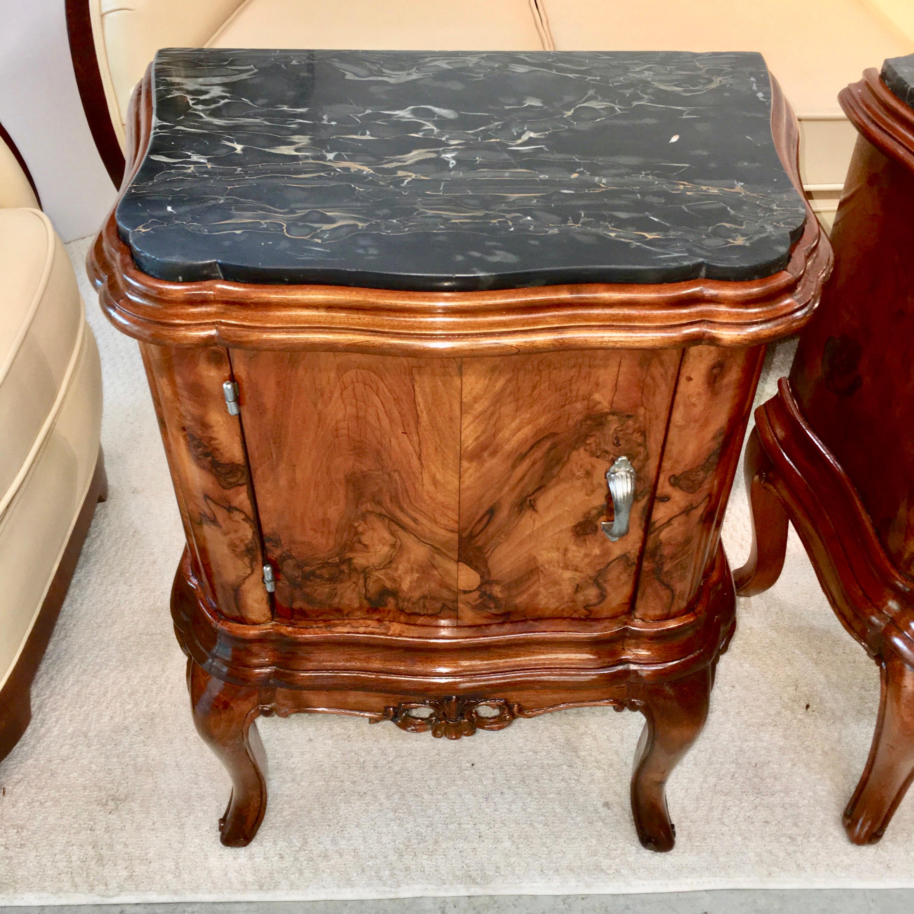 Pair of Italian Serpentine Nightstands with Marble Tops In Good Condition In Hanover, MA