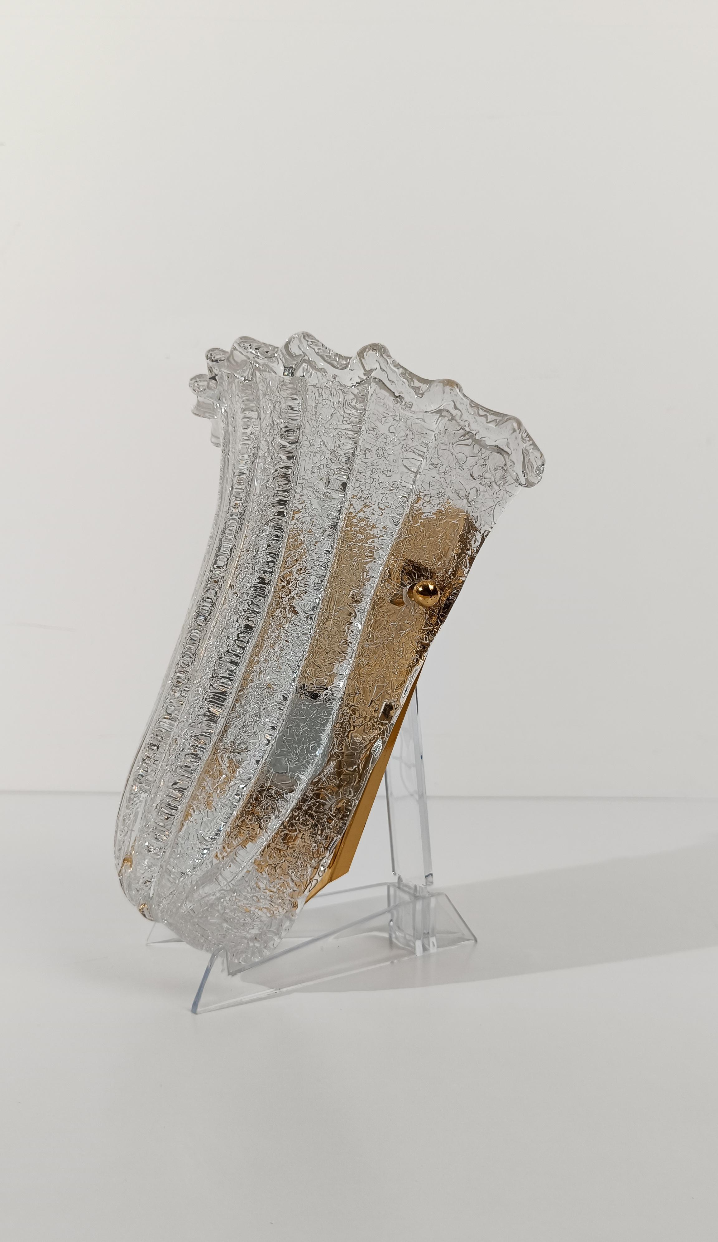 Coppia di scudi italiani in vetro di Murano Graniglia, stile Barovier, anni '80 in vendita 6