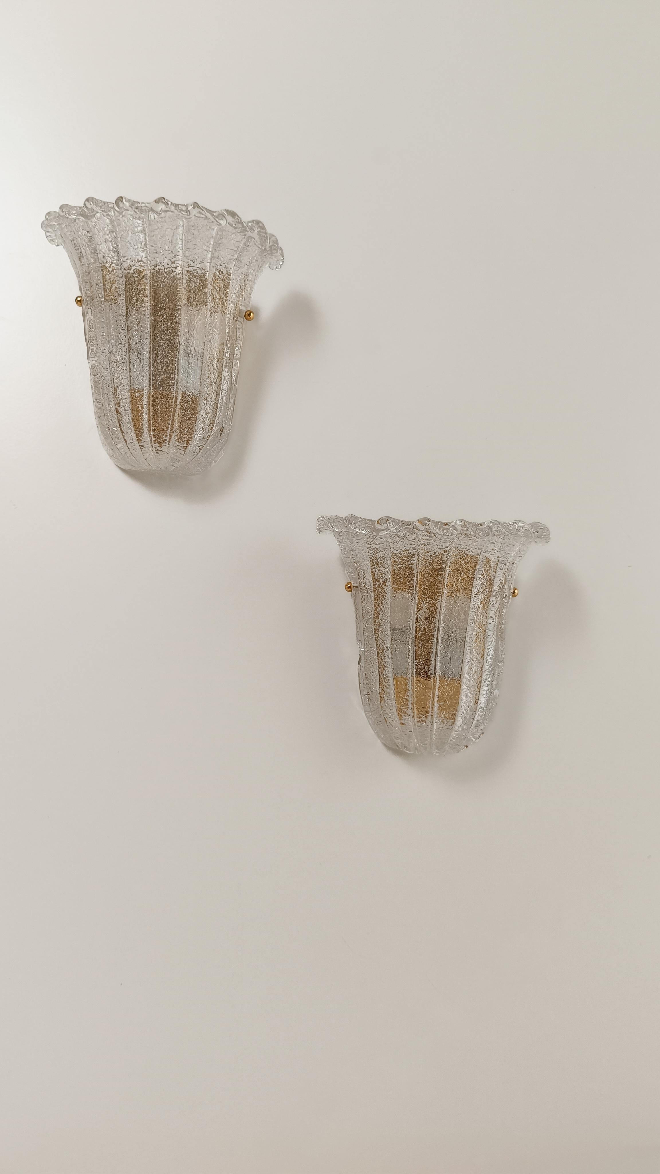 Art Déco Coppia di scudi italiani in vetro di Murano Graniglia, stile Barovier, anni '80 in vendita