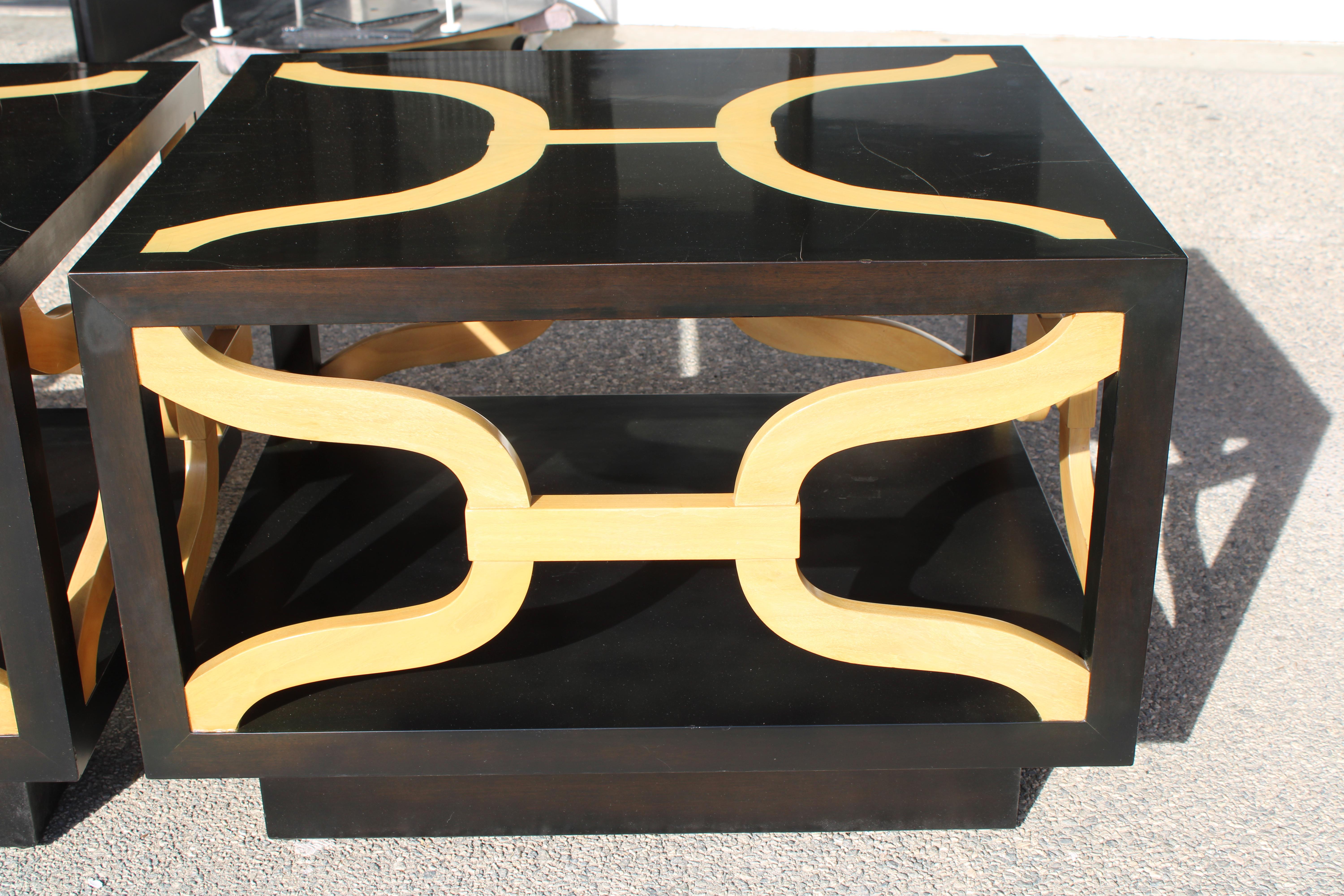 Mid-Century Modern Pair of Italian Side Tables For Sale