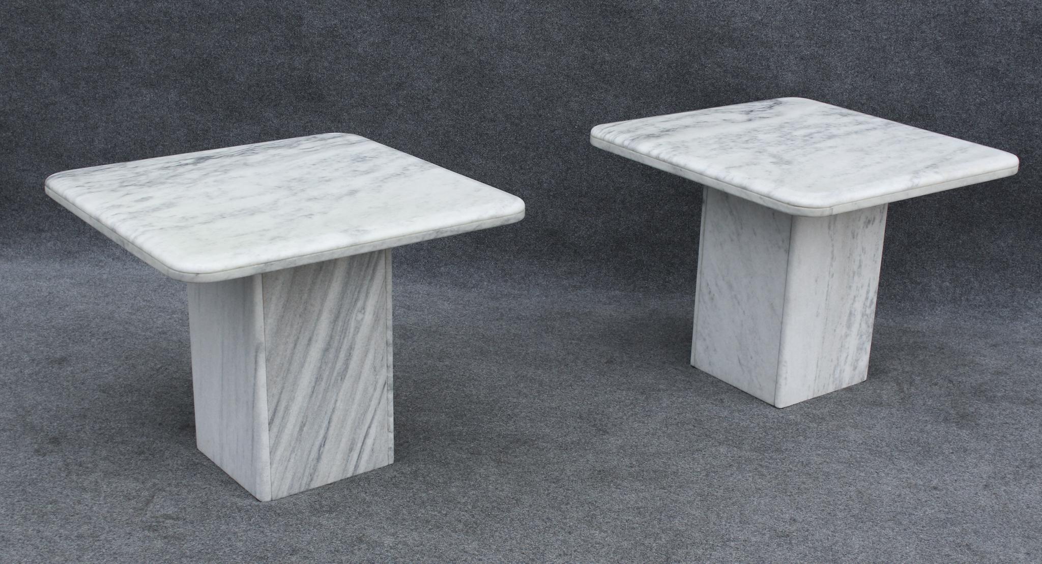 Pair of Italian Side Tables in White Marble With Grey Veining 1970s For Sale 6