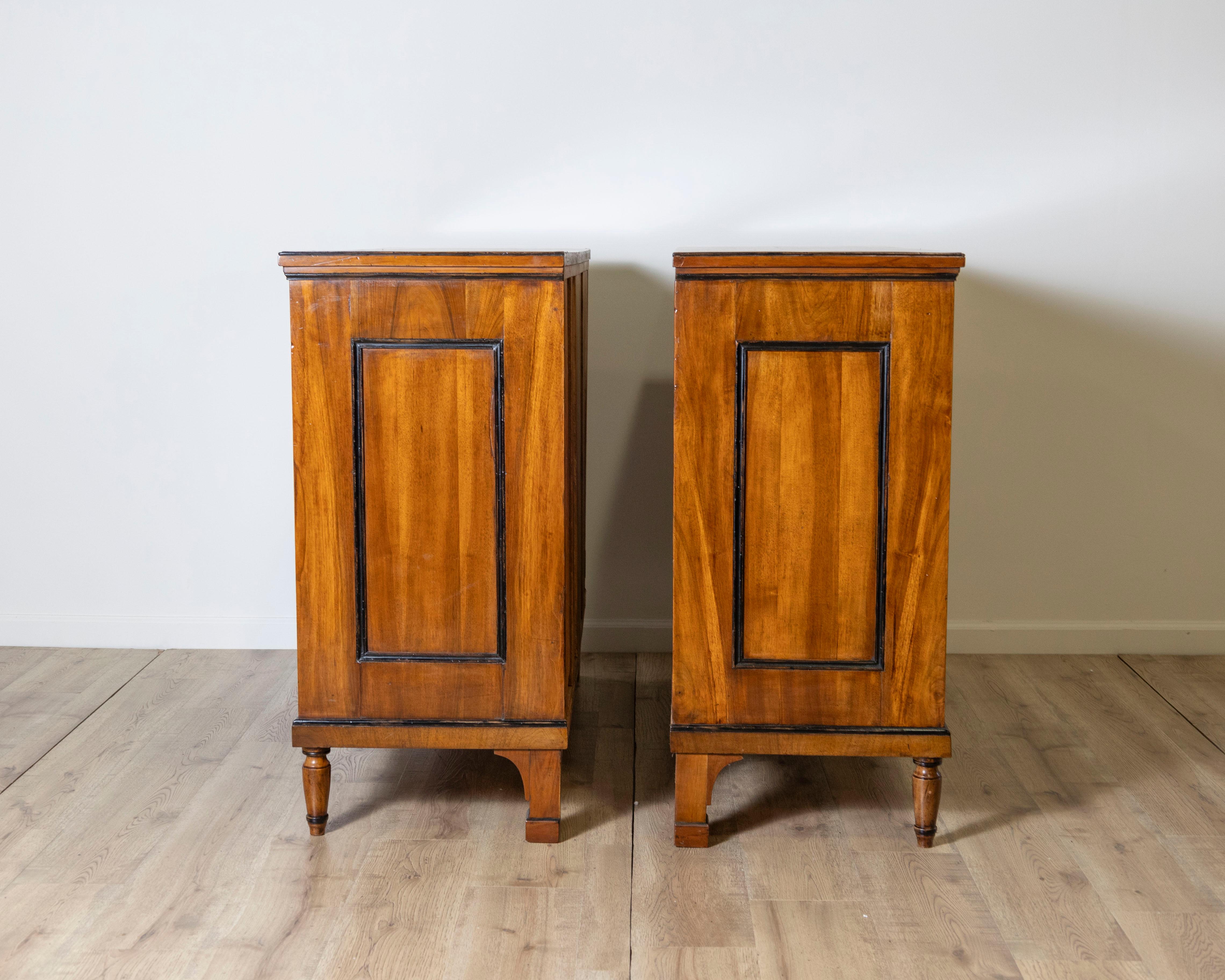 Paar italienische Sideboards aus dem späten 19. Jahrhundert im Angebot 5