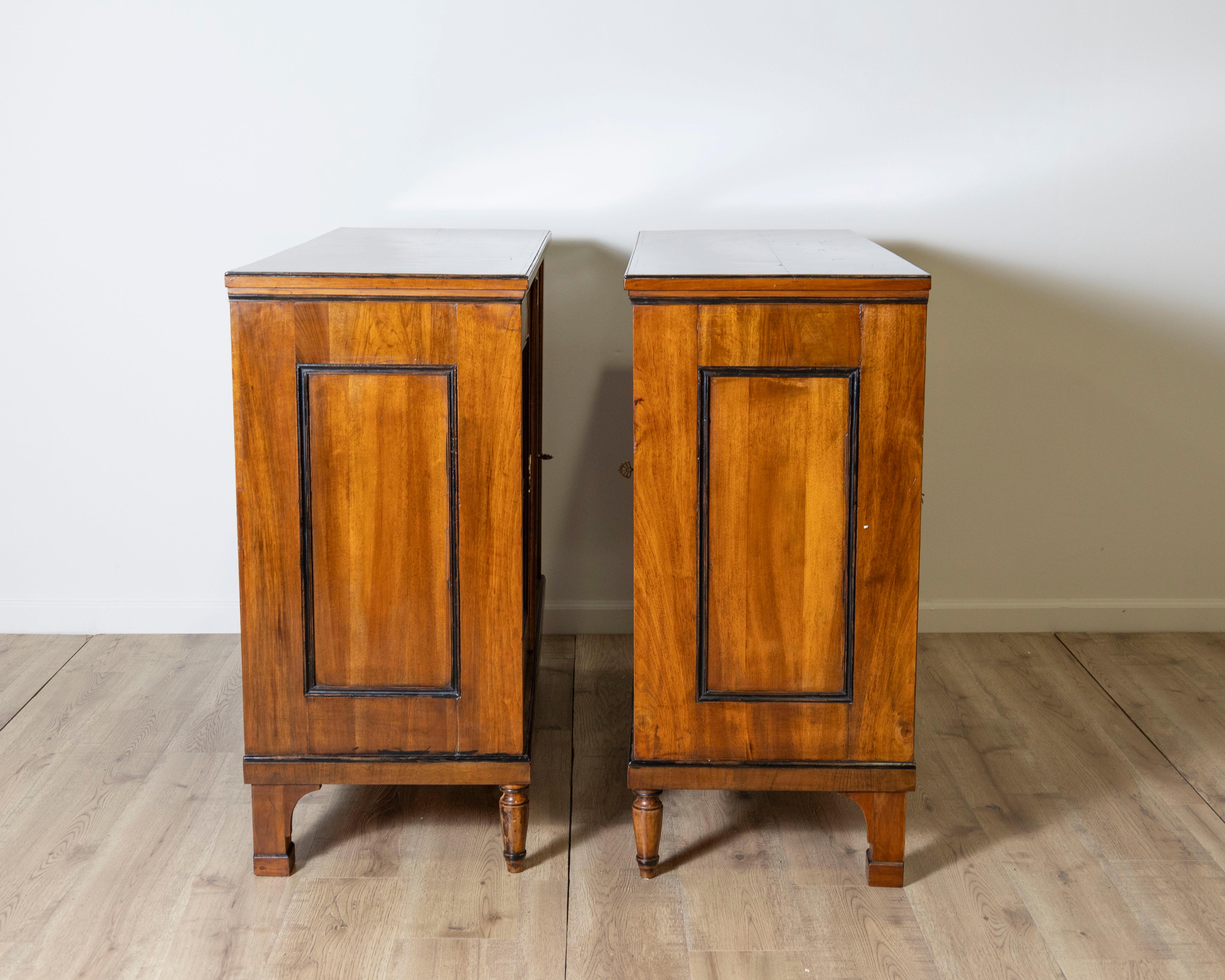 Paar italienische Sideboards aus dem späten 19. Jahrhundert im Angebot 7