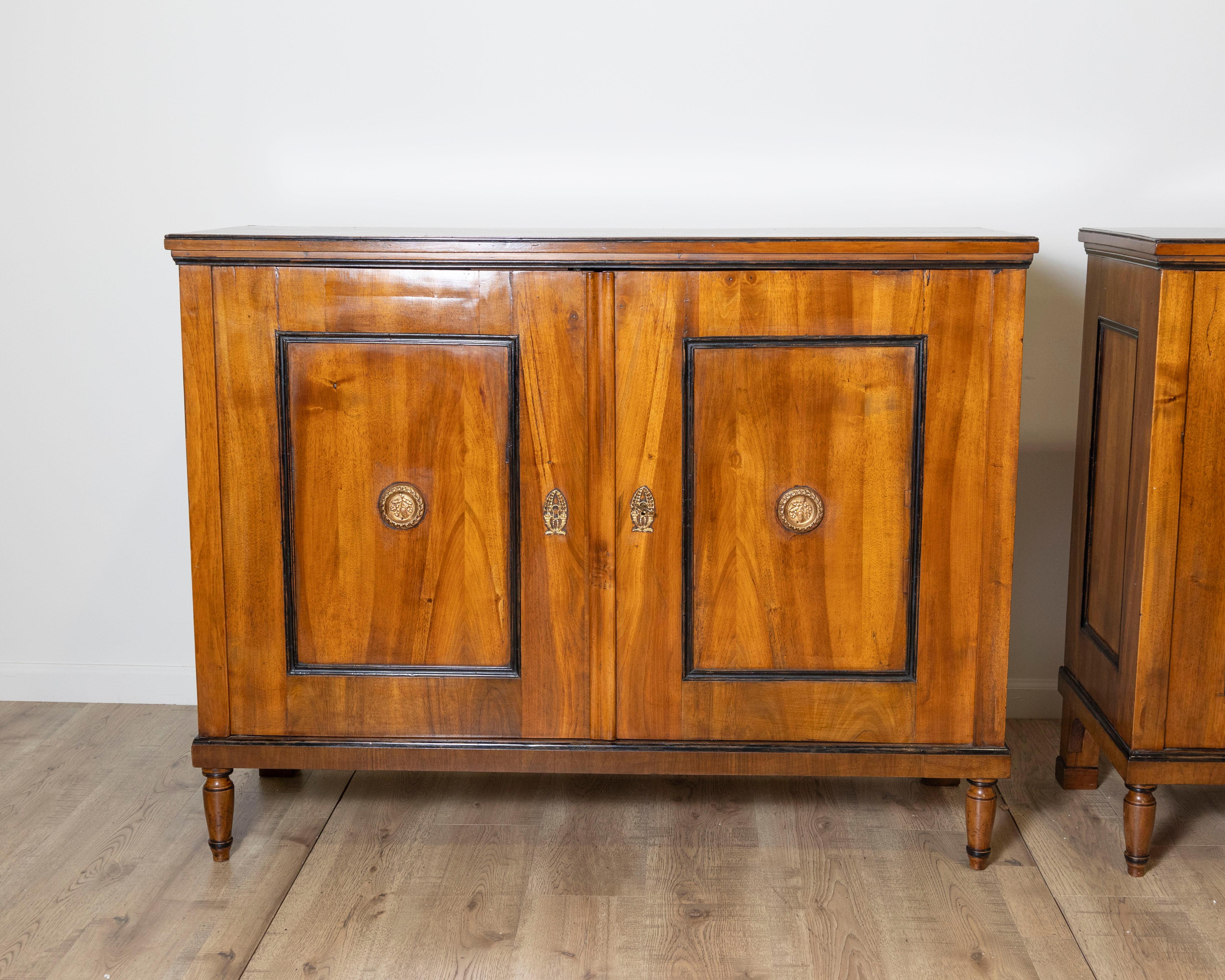 Paar italienische Sideboards aus dem späten 19. Jahrhundert im Zustand „Gut“ im Angebot in Atlanta, GA