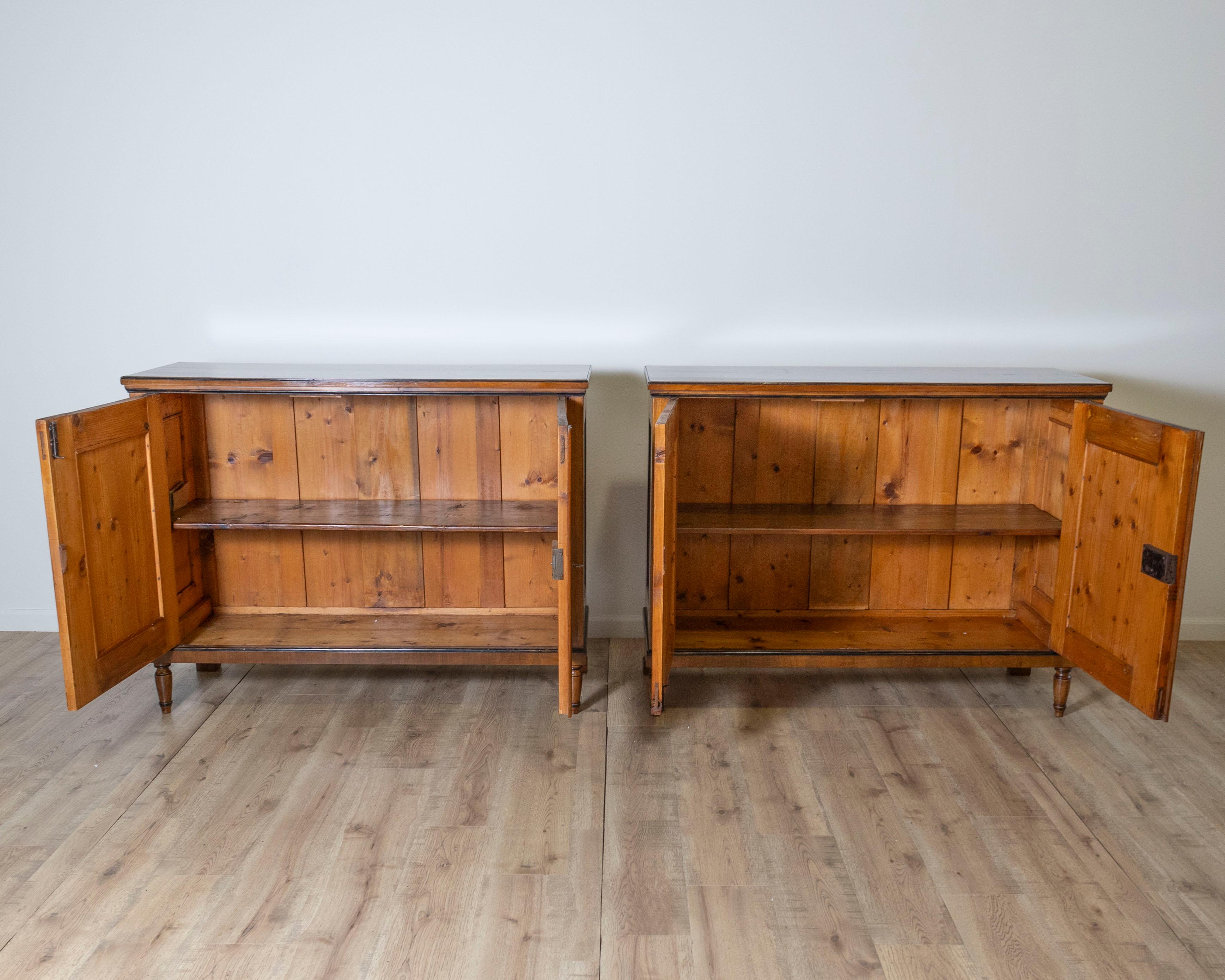 Paar italienische Sideboards aus dem späten 19. Jahrhundert im Angebot 1