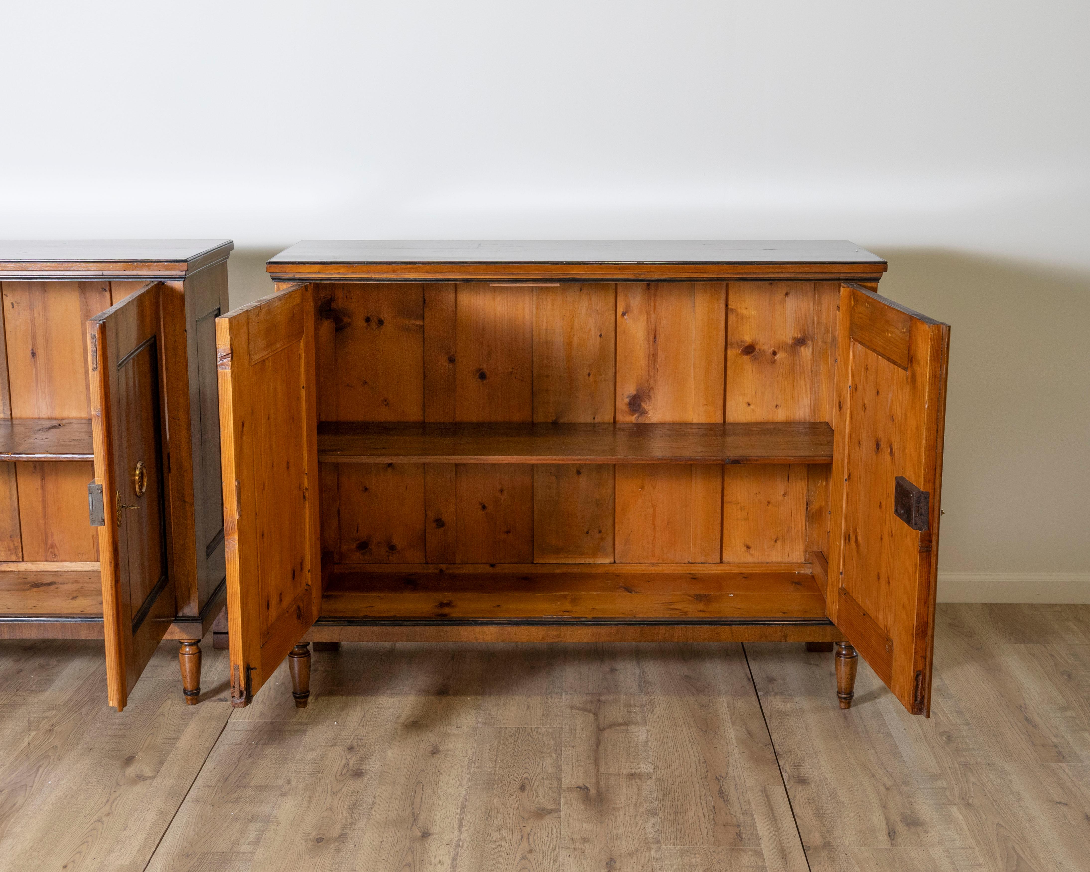 Paar italienische Sideboards aus dem späten 19. Jahrhundert im Angebot 2