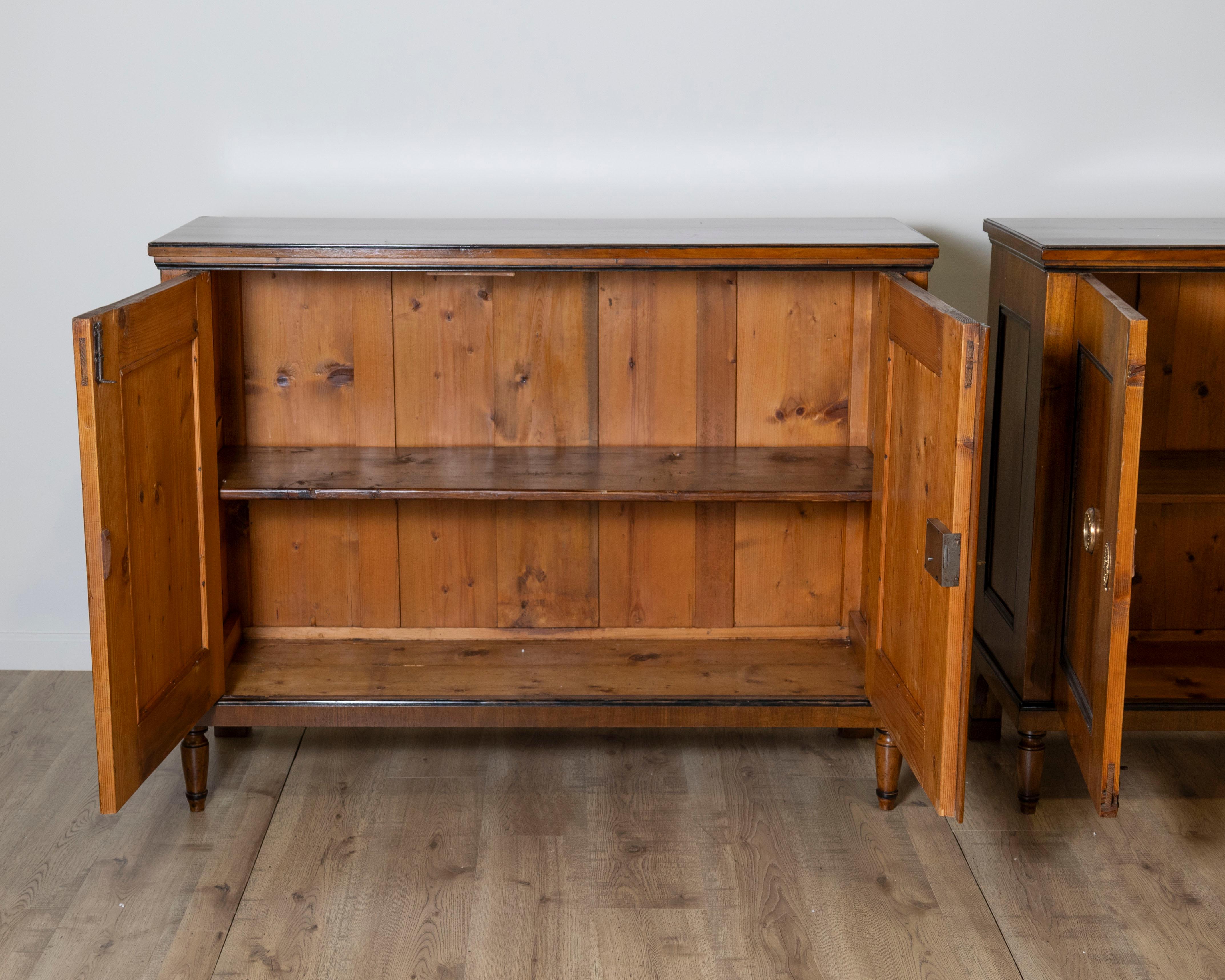 Paar italienische Sideboards aus dem späten 19. Jahrhundert im Angebot 3