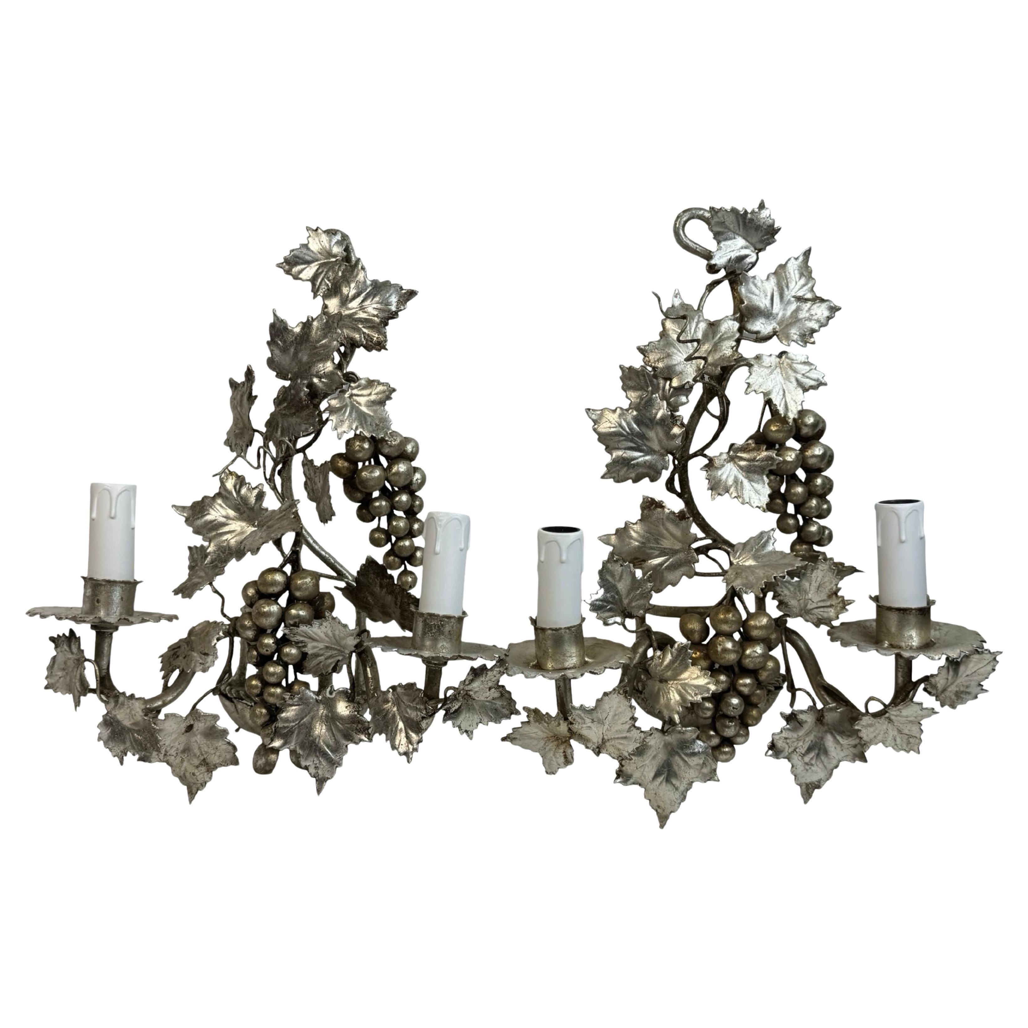 Coppia di sconsigliere italiane in foglia d
argento e uva Hollywood Regency Vintage Italia