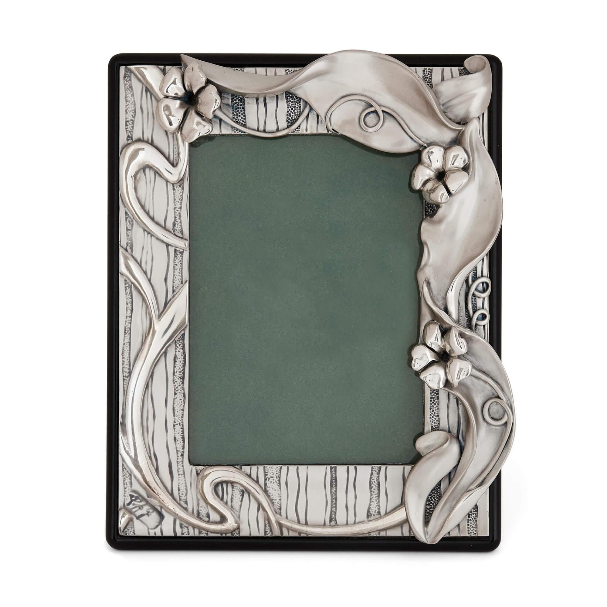 Paar italienische Bilderrahmen aus Silber im Art nouveau-Stil (Italienisch) im Angebot