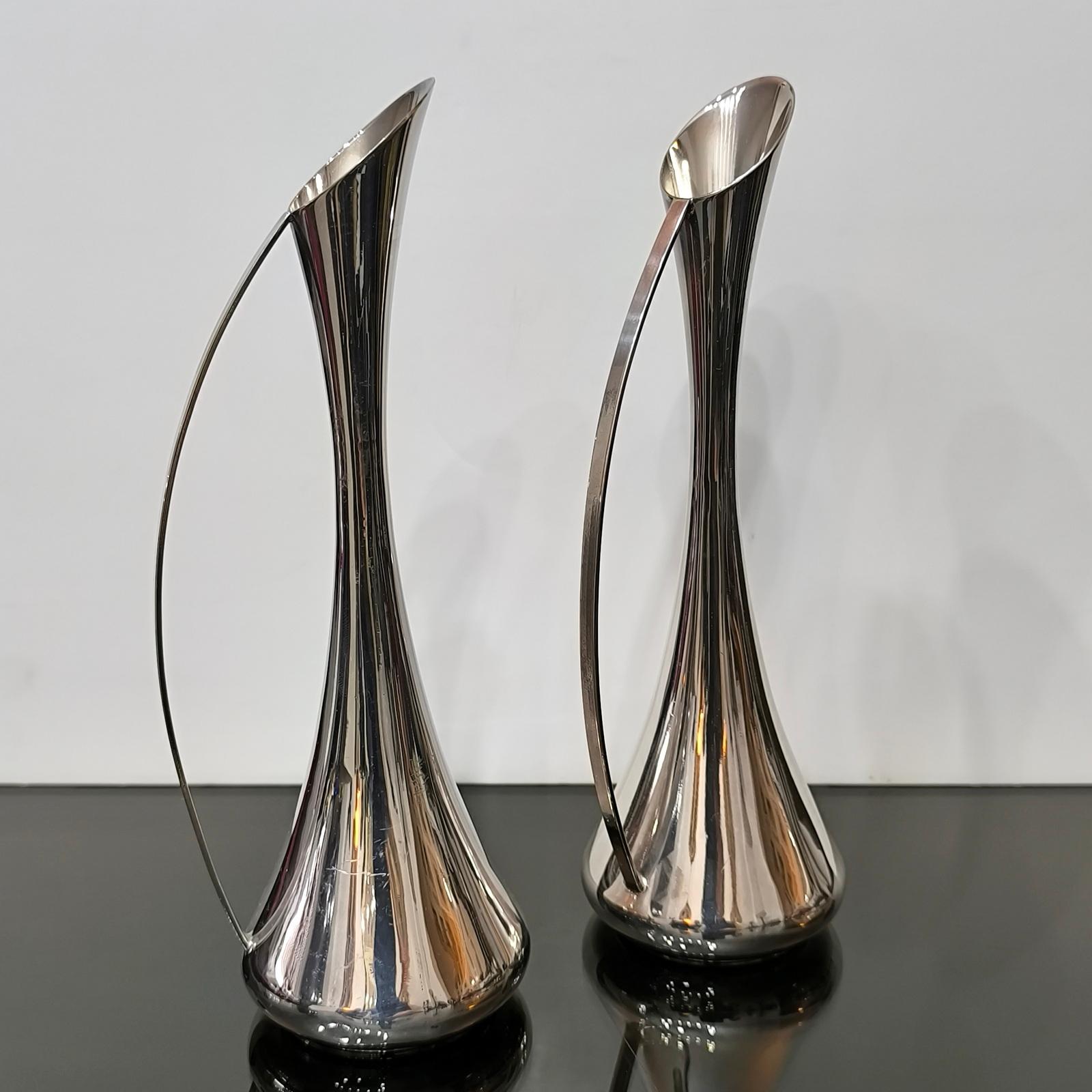 Coppia di vasi italiani con manico Soliflores placcati in argento, dal design sofisticato In condizioni buone in vendita a Bochum, NRW