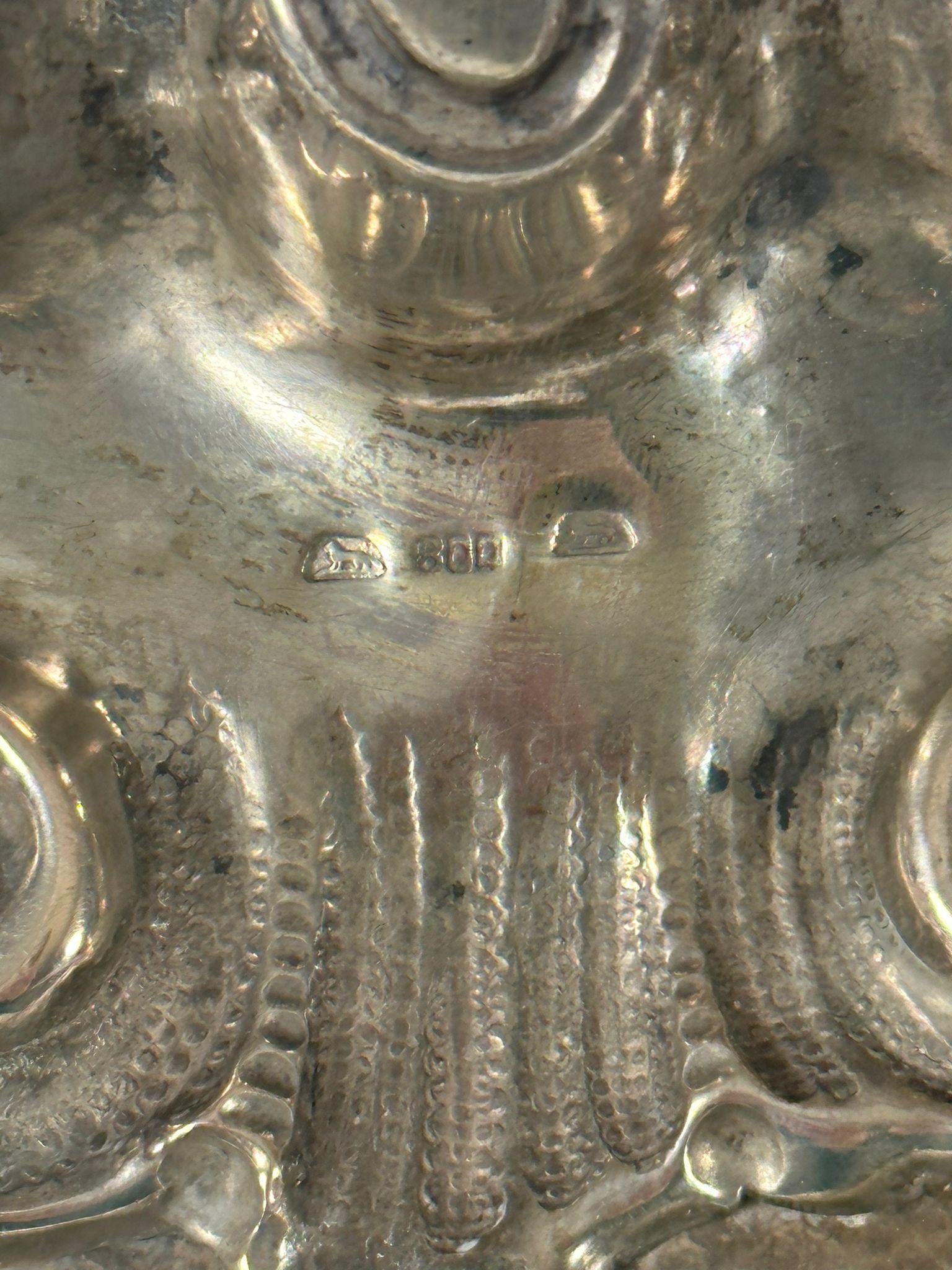 XIXe siècle Paire d'appliques de chabbat italiennes en argent - 800 Silver, design rococo orné en vente