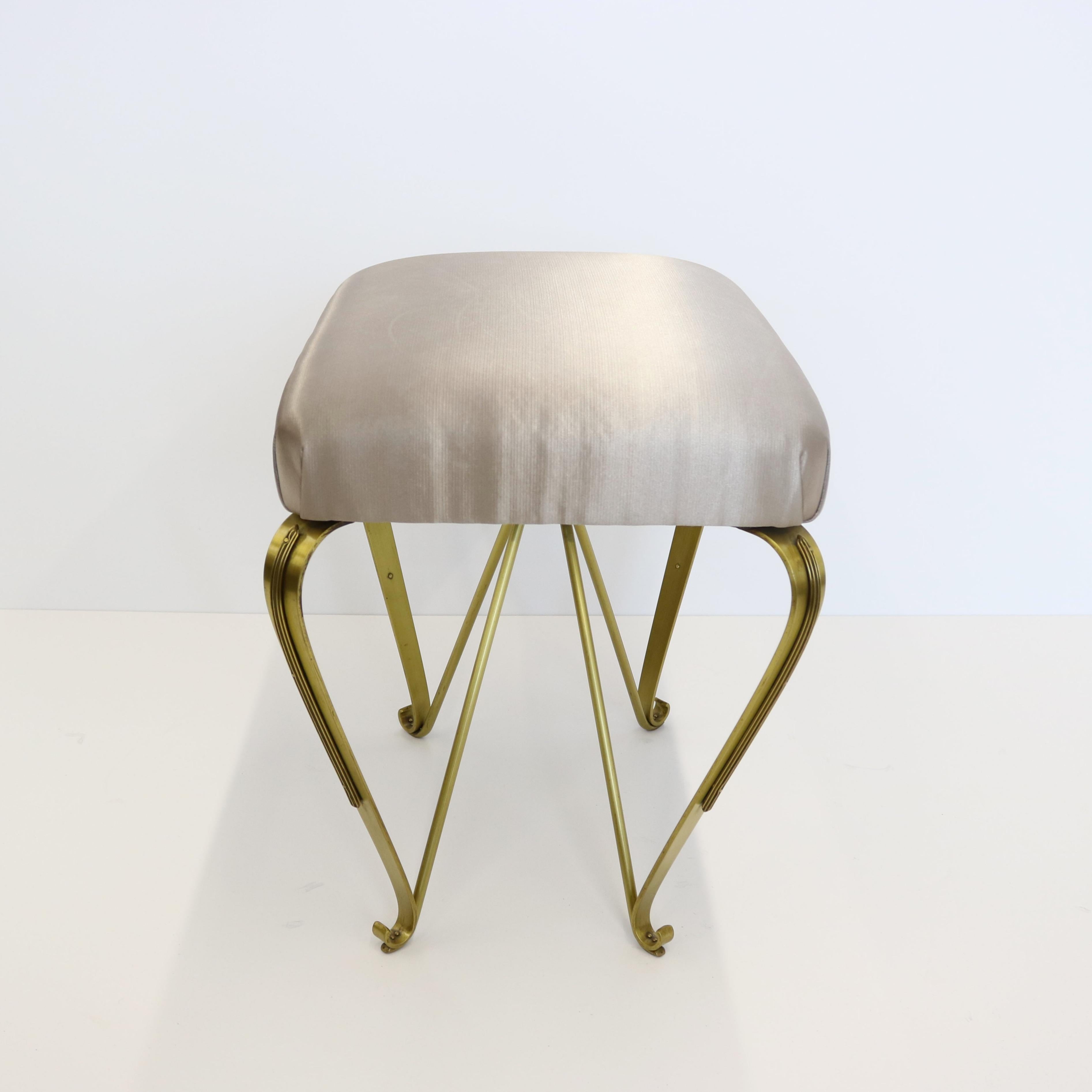 Paire de petits tabourets italiens en laiton en vente 1