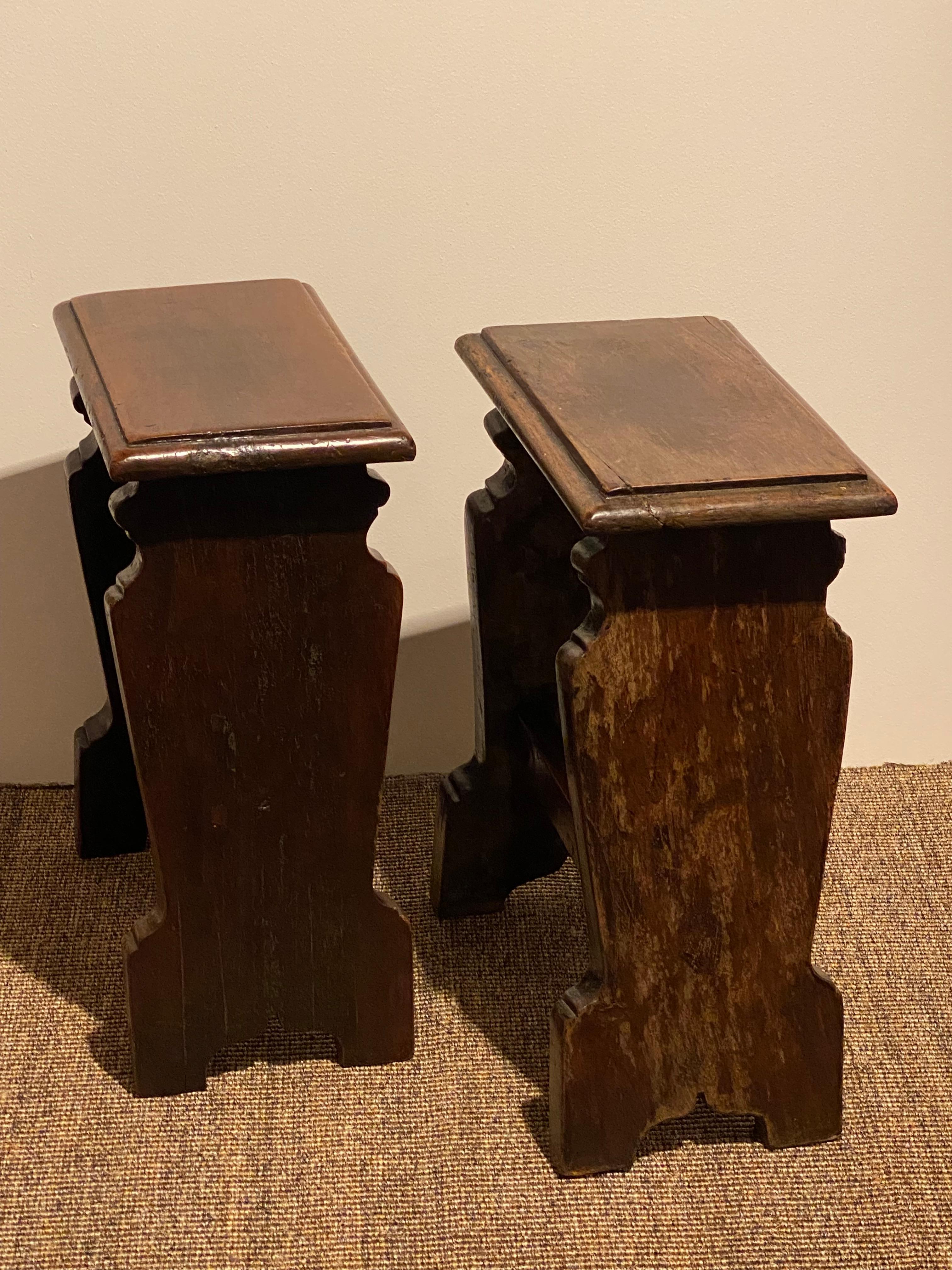 Pareja de mesitas auxiliares italianas en venta 2