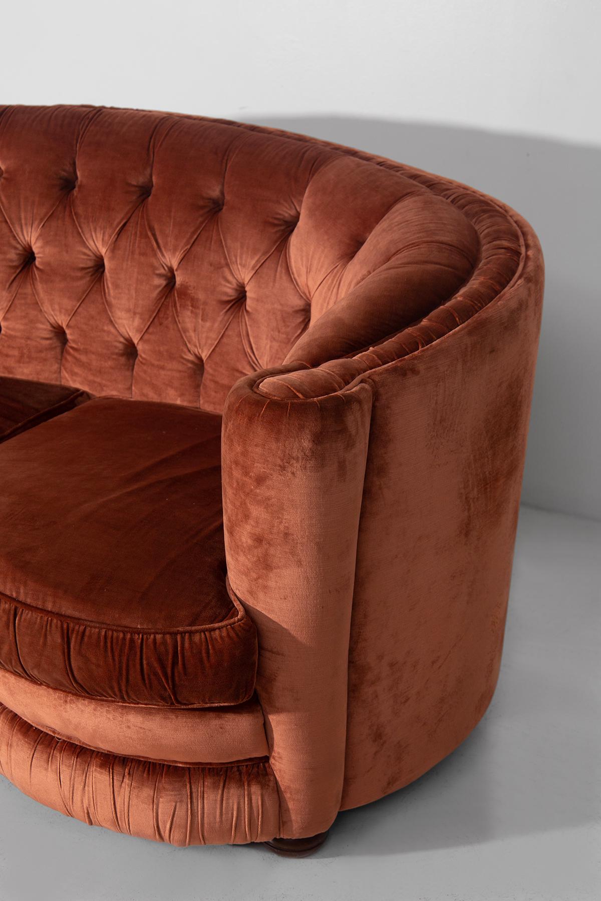 Late 20th Century Pair of Italian sofas in orange capitonné velvet in Art Decò style in vendita