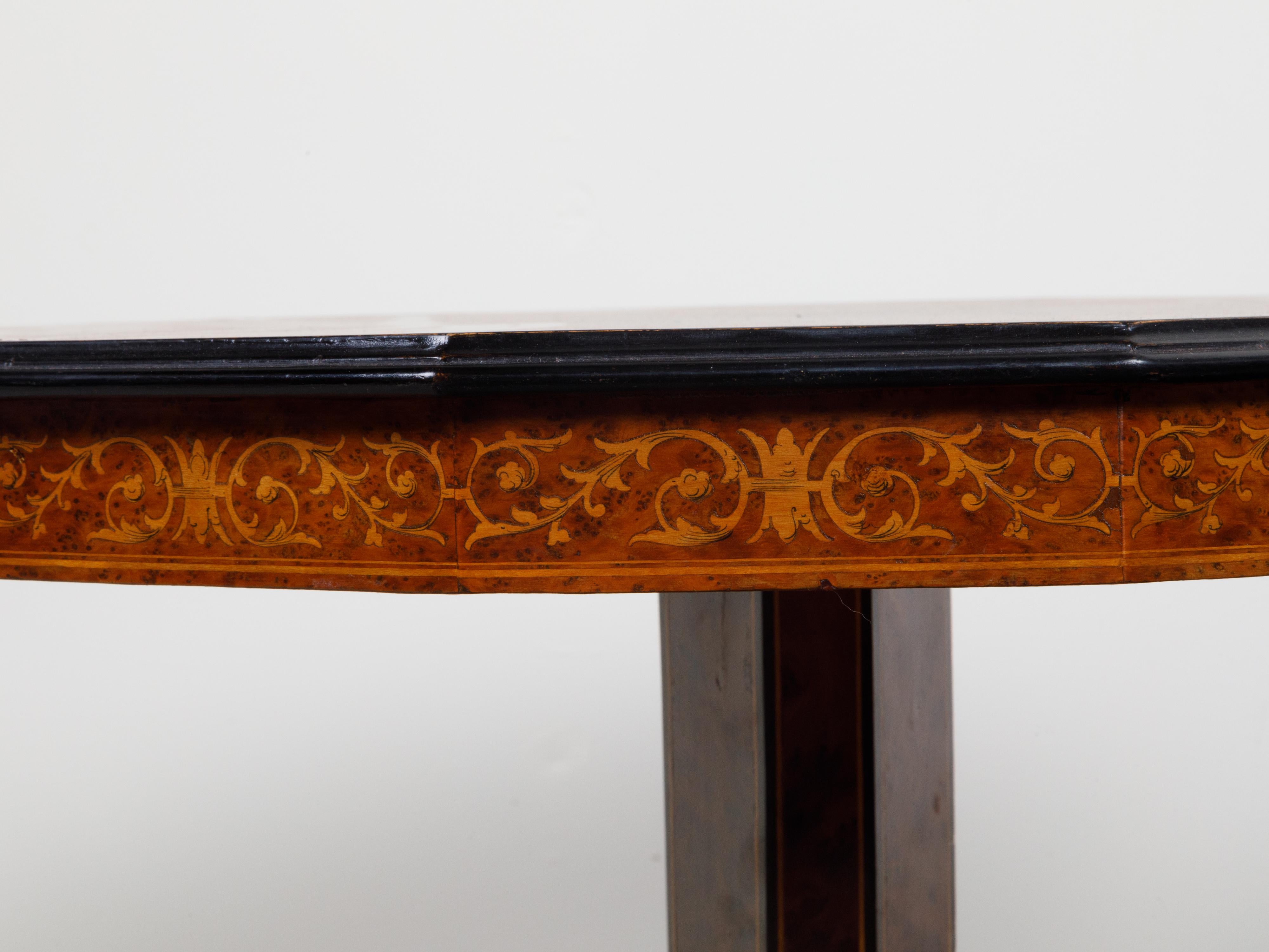 Paire de tables d'appoint italiennes Sorrento du 19ème siècle avec marqueterie mythologique en vente 2