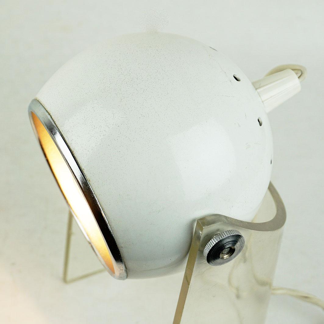 Pair of Italian Space Age White Lacquer and Perspex Eyeball Table Lamps 2