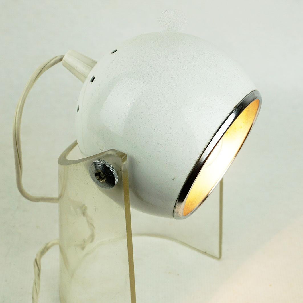 Pair of Italian Space Age White Lacquer and Perspex Eyeball Table Lamps 3