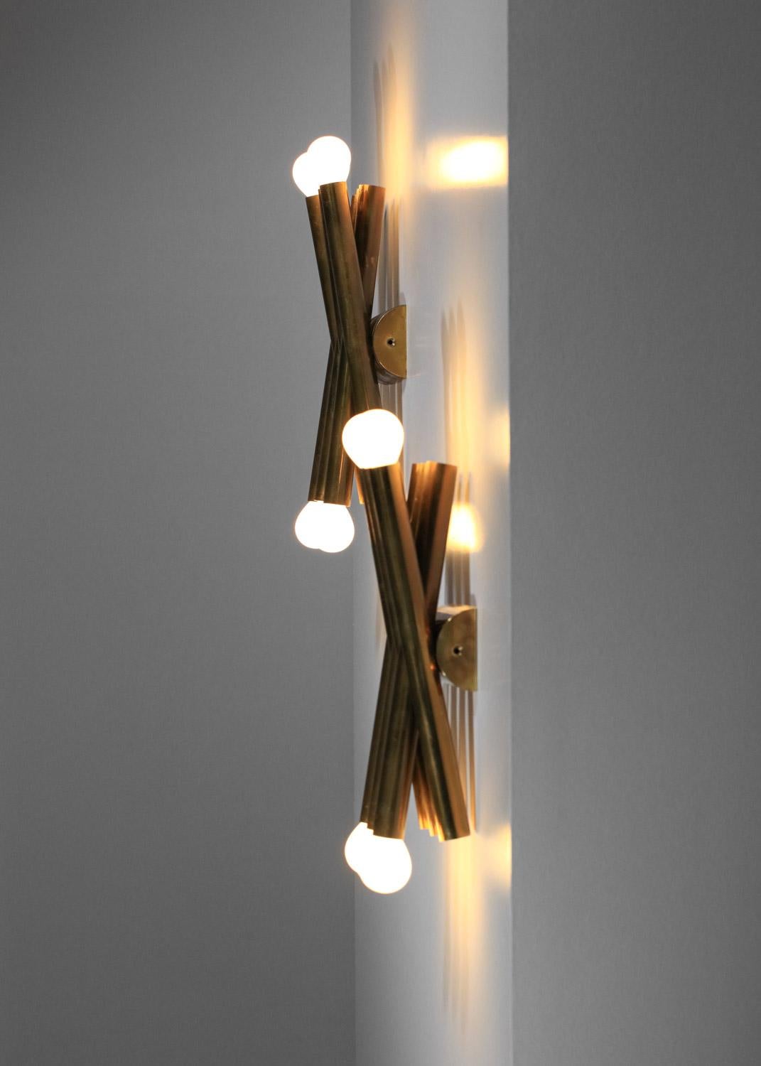 Mid-20th Century Pair of Italian Stilnovo sconces in brass tube from the 60s - F242 For Sale