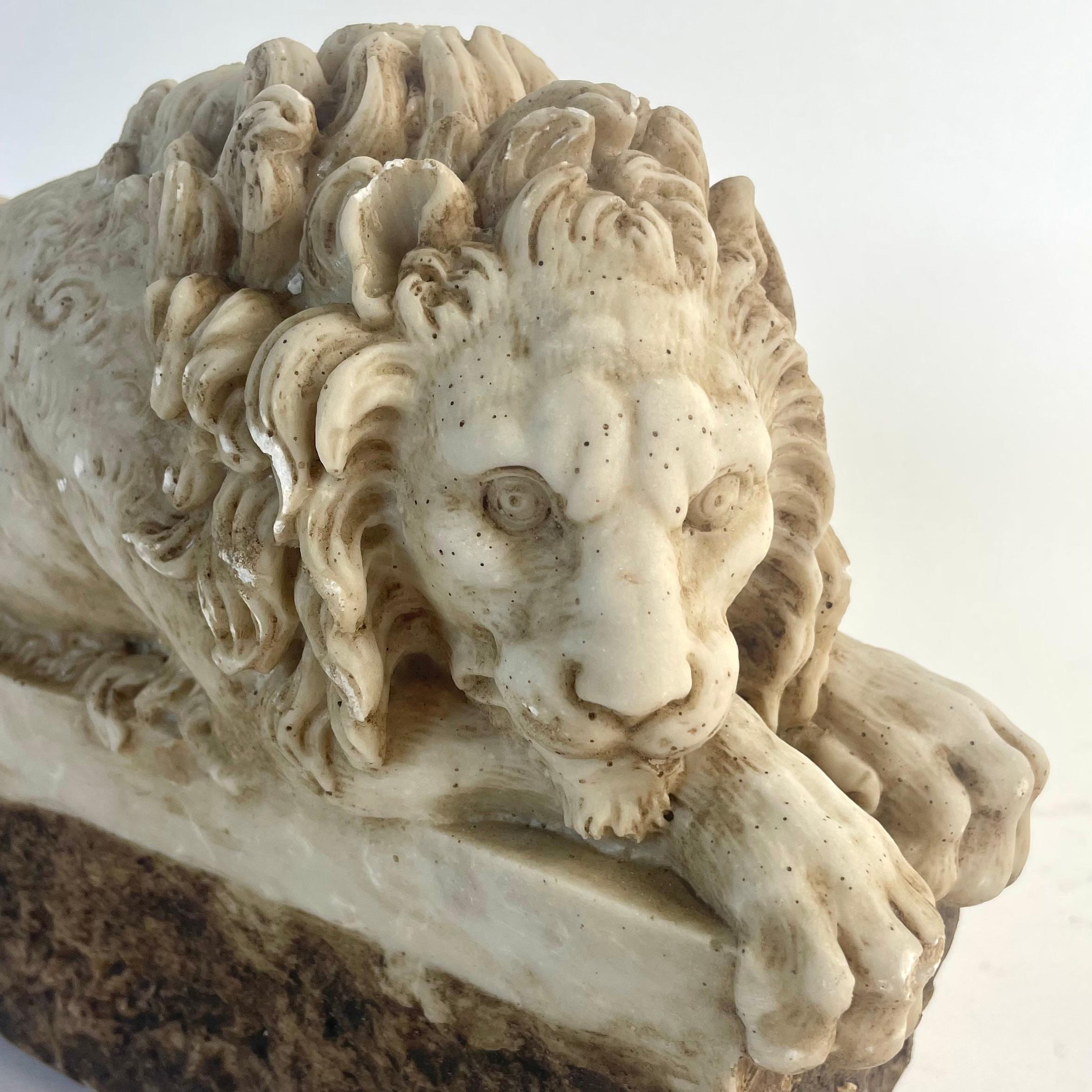 Pareja de leones italianos de gres según Antonio Canova, Siglo XIX en venta 11