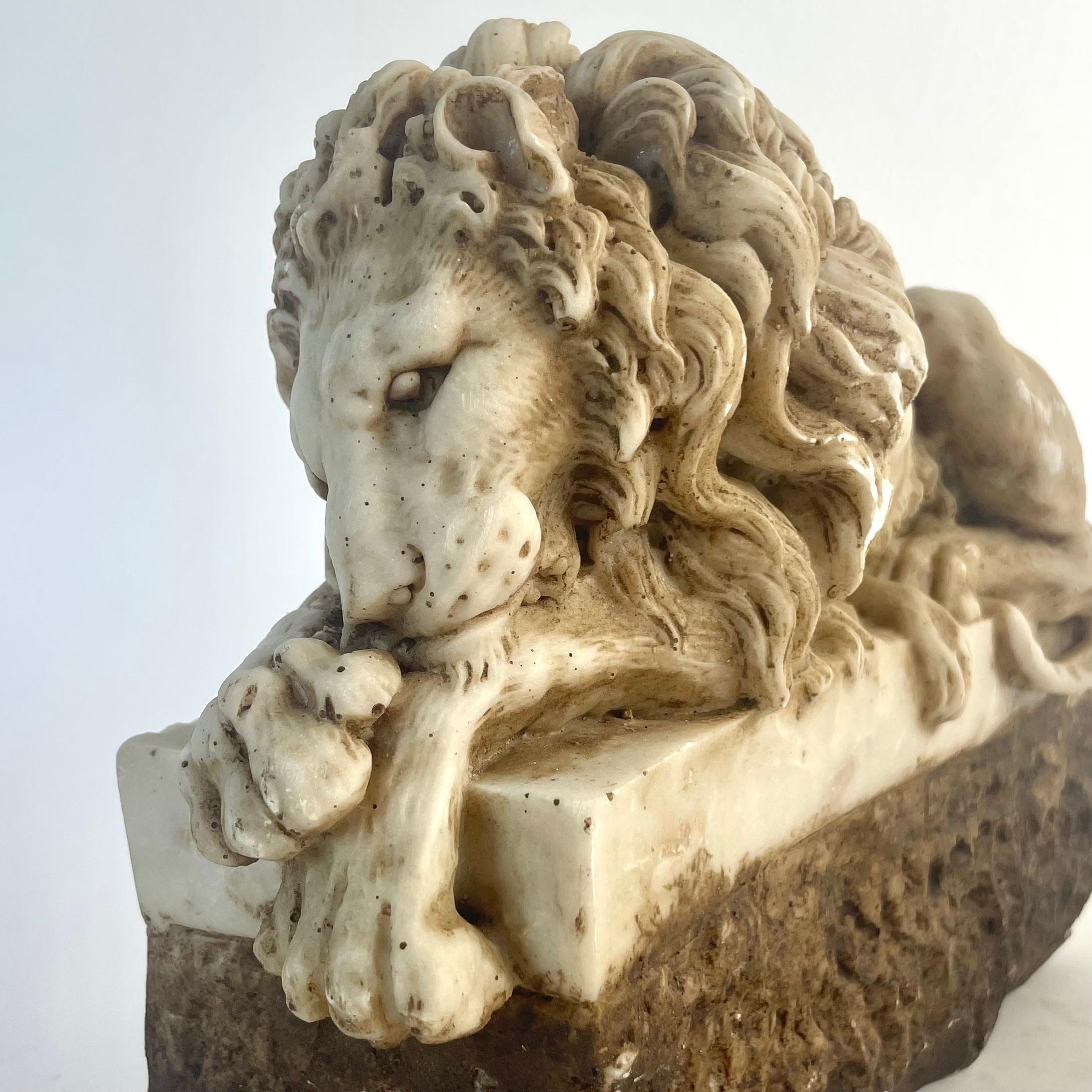 Pareja de leones italianos de gres según Antonio Canova, Siglo XIX en venta 12