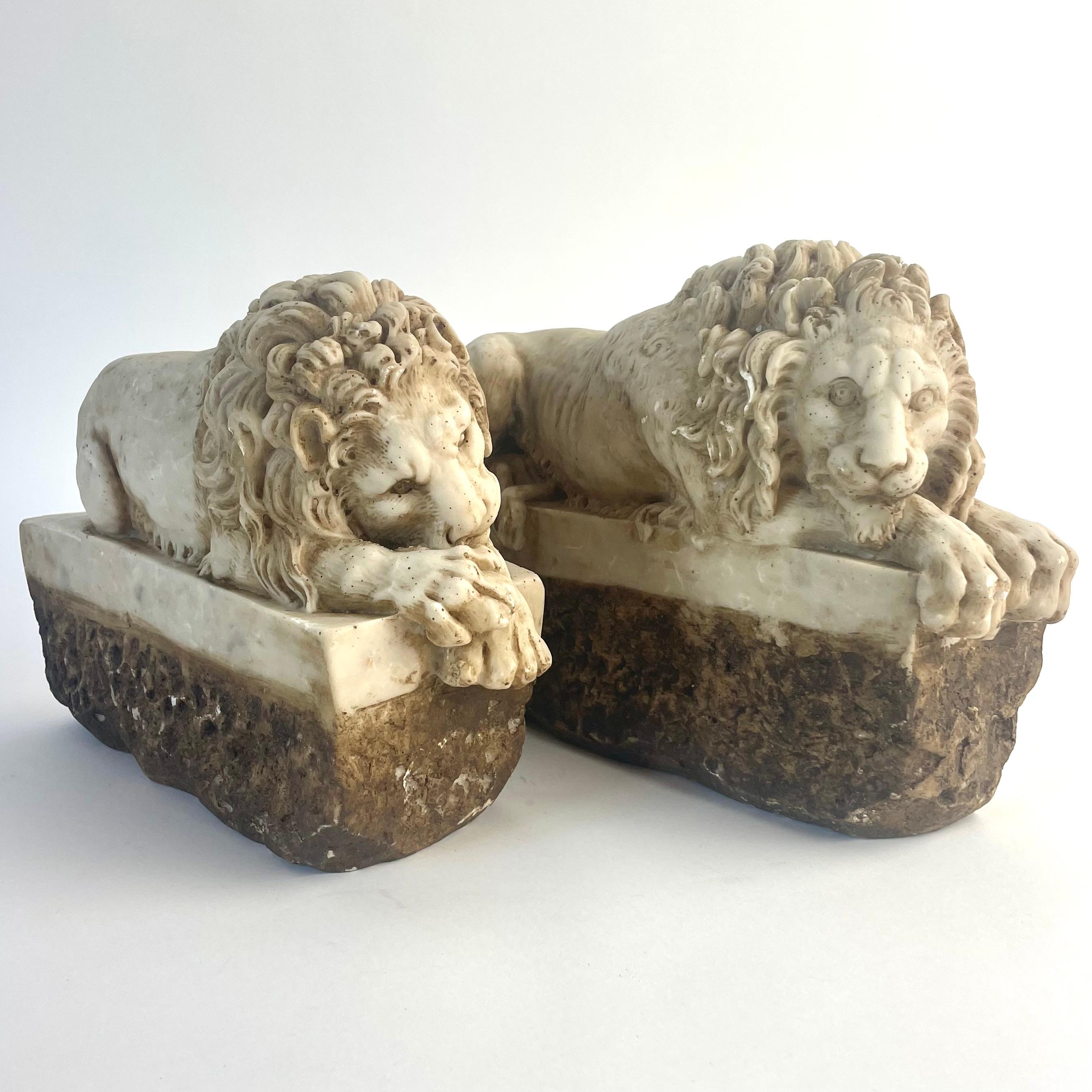 Pareja de leones italianos de gres según Antonio Canova, Siglo XIX en venta 2