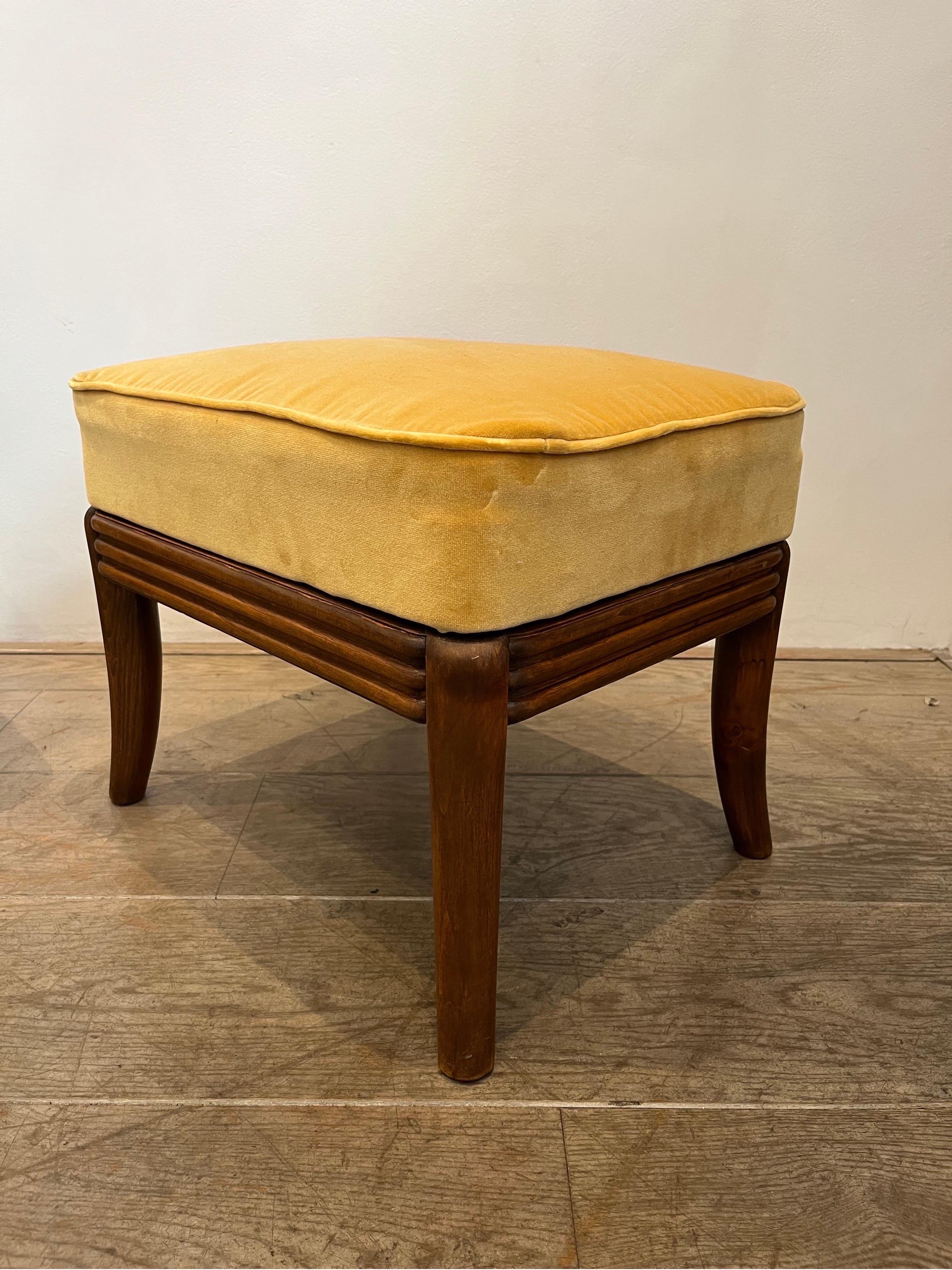 Pair of Italian Stools Attributed to Osvaldo Borsani, 1940s In Good Condition In Brussels, BE