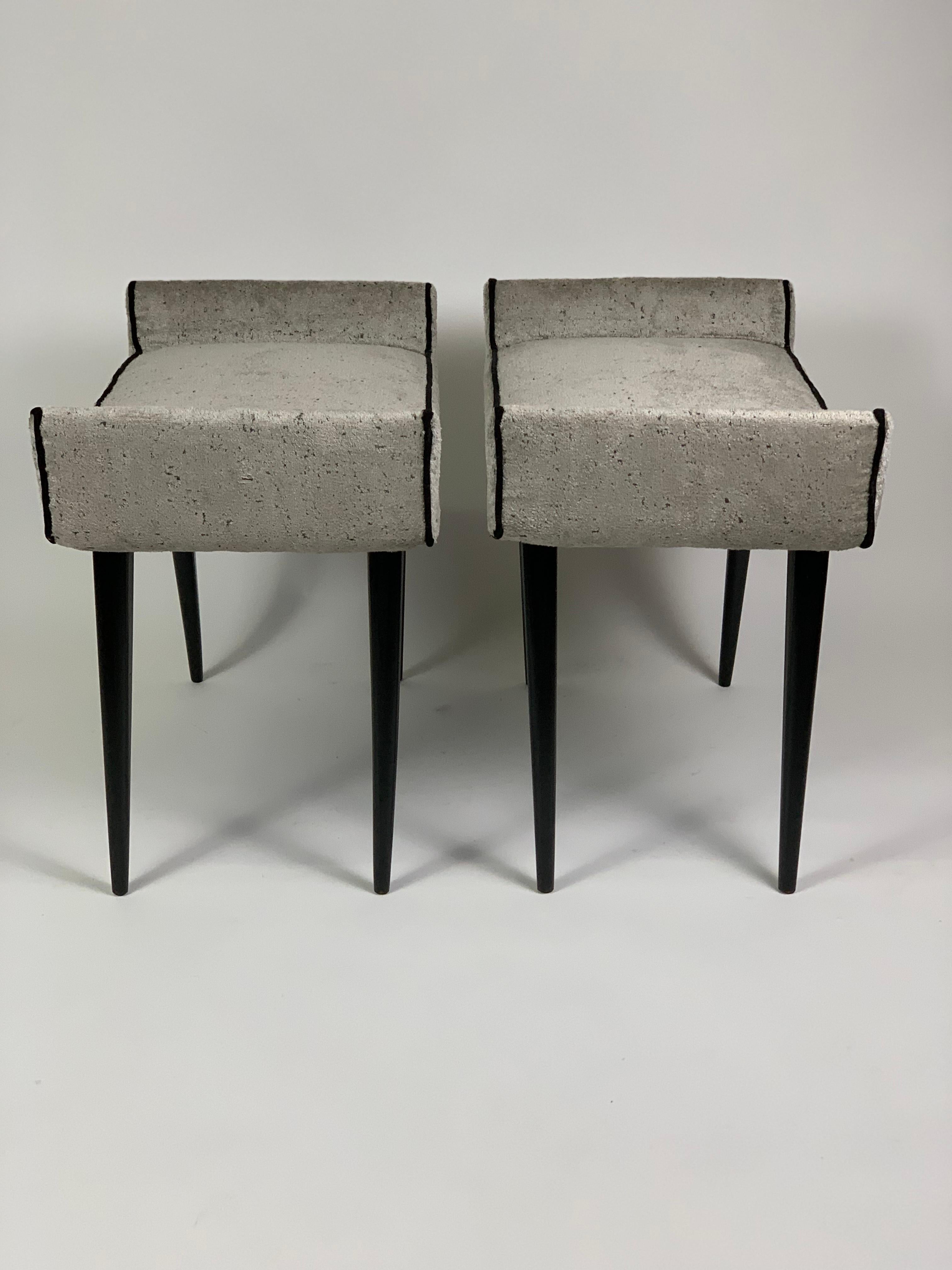 Lacquered Pair of Italian Stools from 1950th Manufacturyied by I.S.A. Bergamo