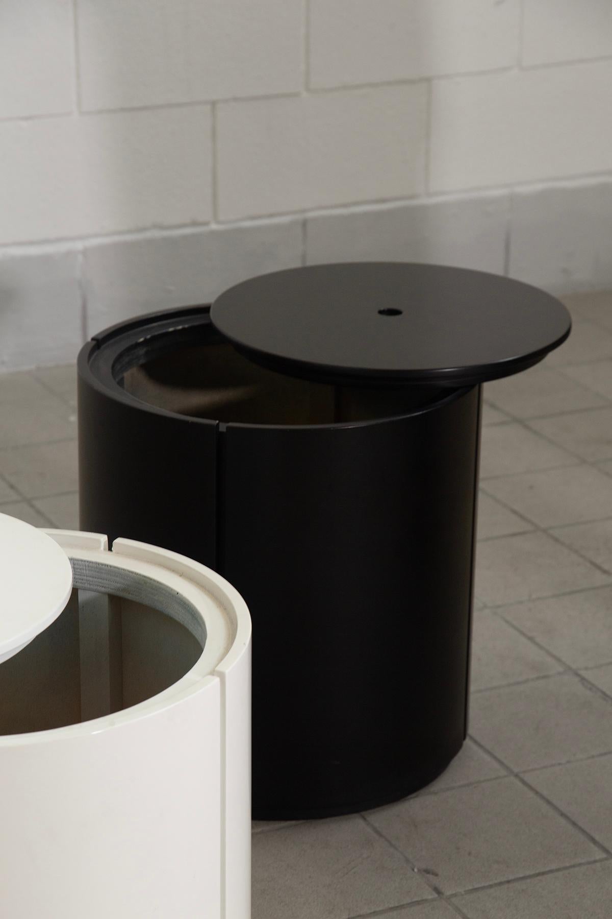 Pair of Italian storage bedside tables black and white For Sale 1
