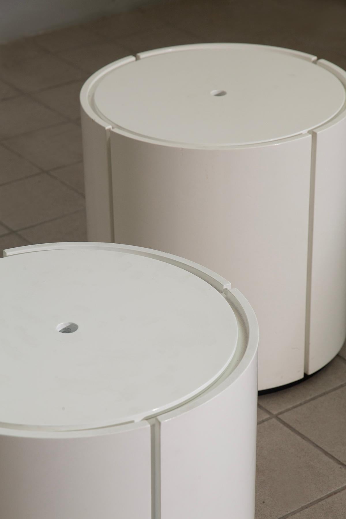 Pair of Italian storage bedside tables For Sale 3