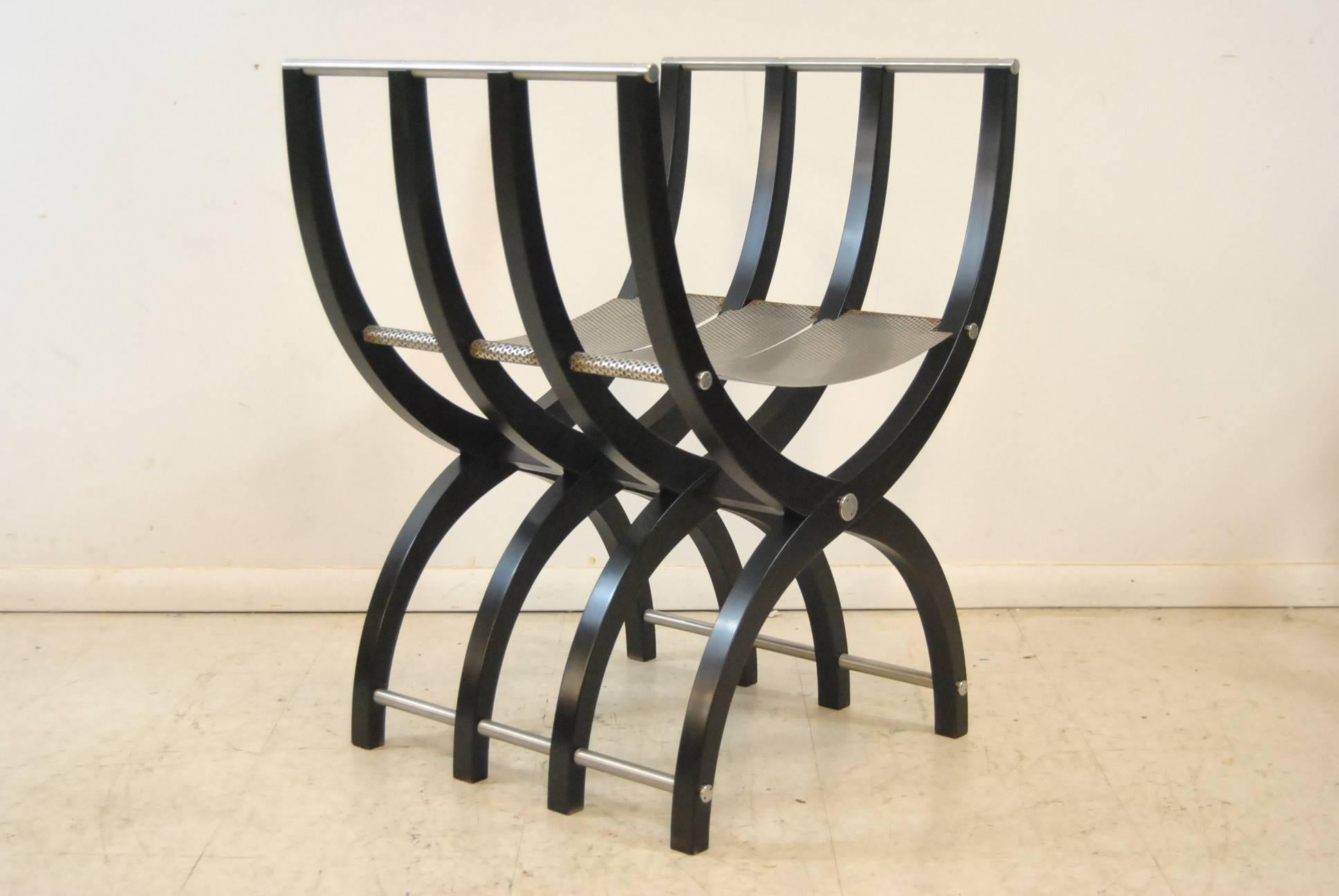 Modern Pair of Italian Style Black Lacquer Savonarola Chairs For Sale