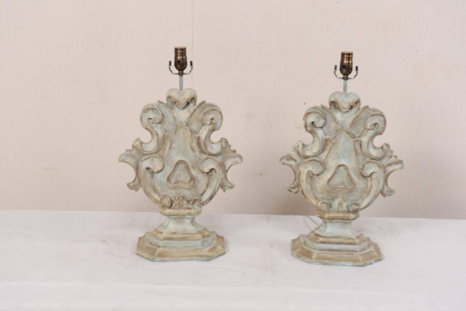 Pair of Italian Style Carved and Painted Wood Acanthus Leaf Motif Table Lamps In Good Condition In Atlanta, GA