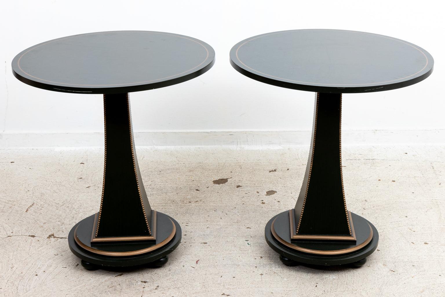 Unknown Pair of Italian Style Pedestal Tables For Sale