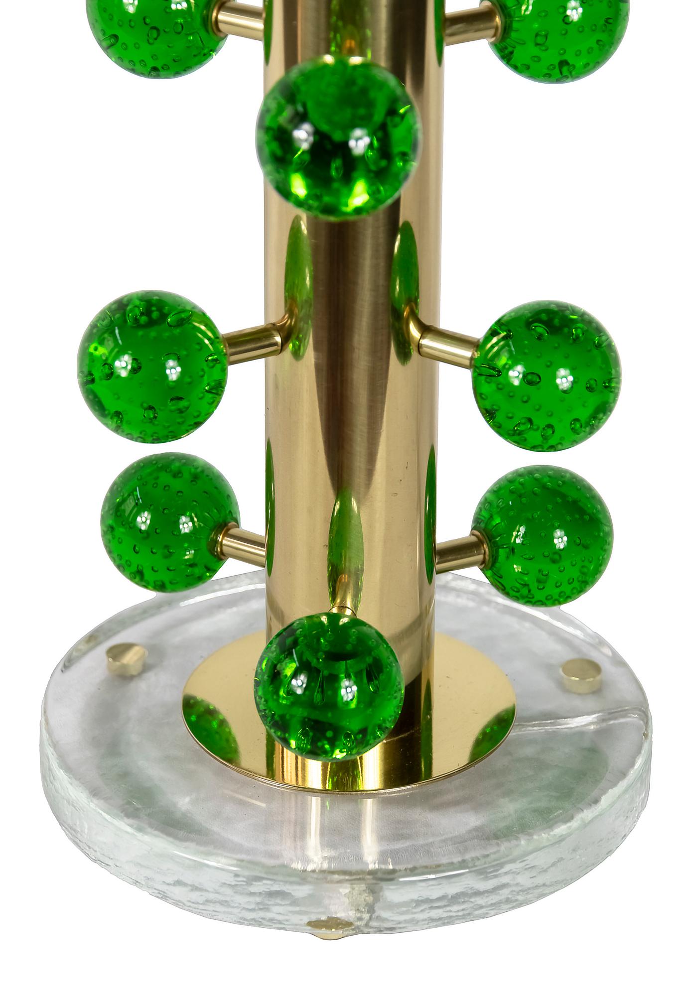 Modern Pair of Italian Table Lamps in Brass and Green Murano Glass For Sale