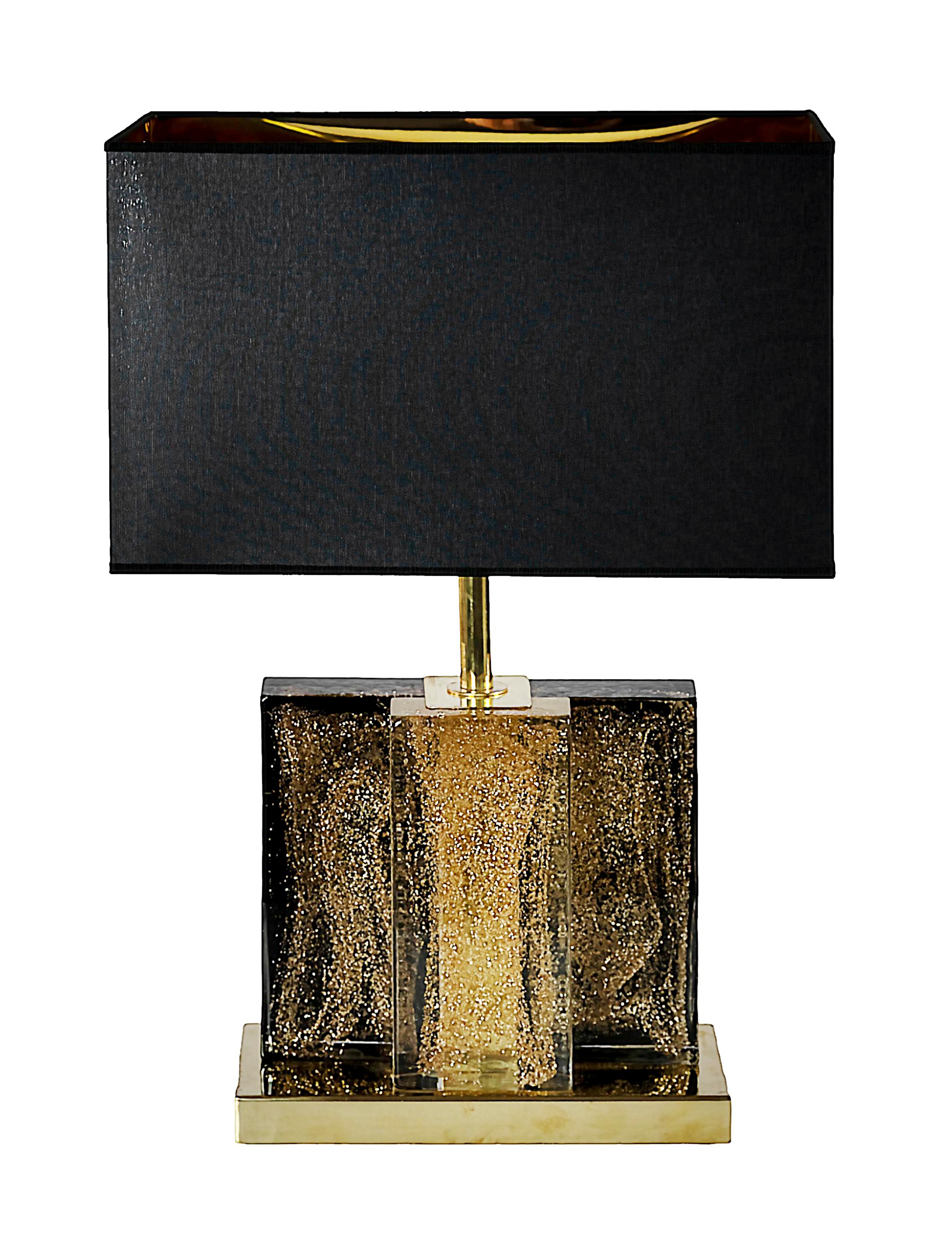 Hand-Crafted Pair of Italian Table Lamps in Brass and Murano Glass For Sale