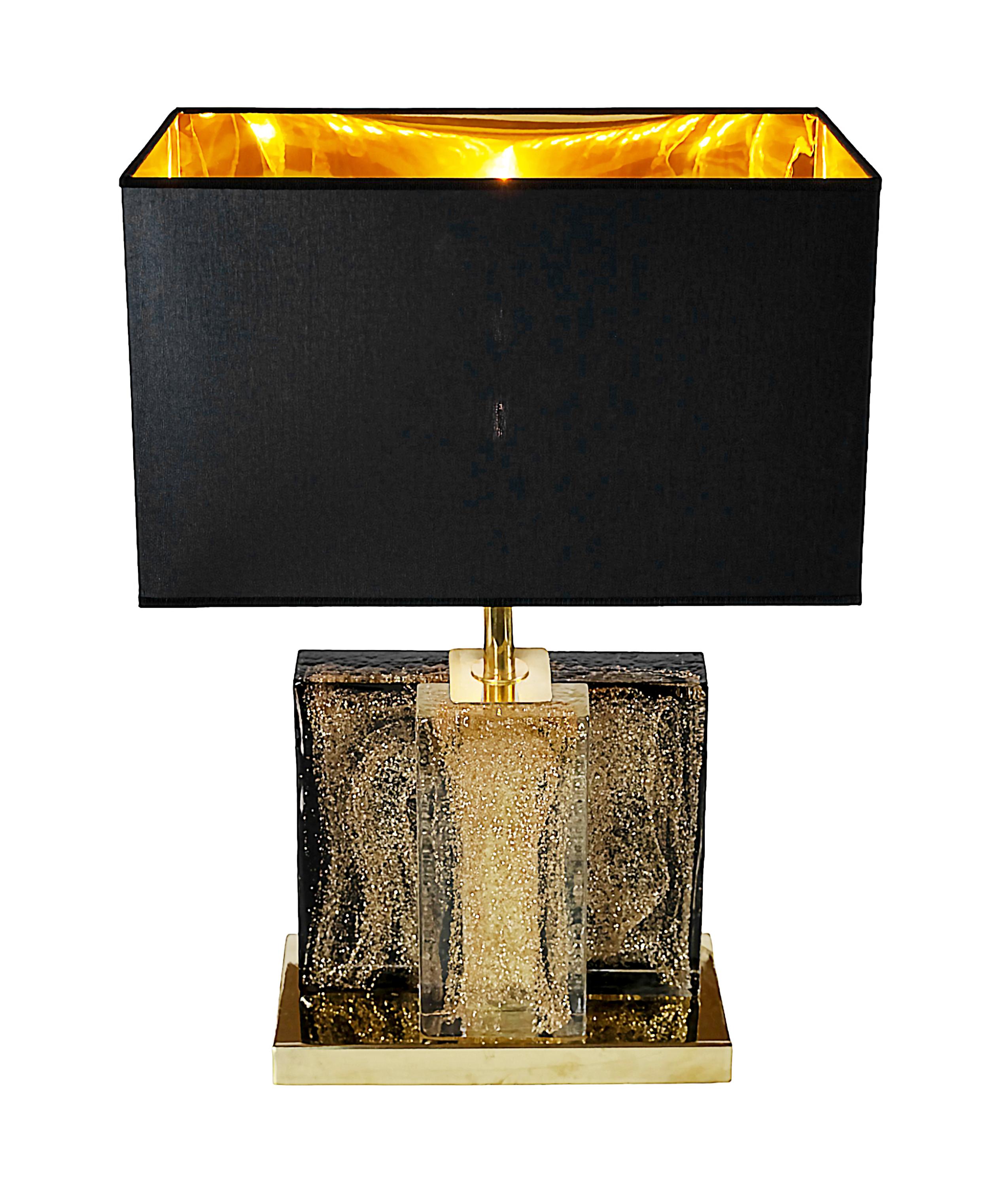 Pair of Italian Table Lamps in Brass and Murano Glass In Excellent Condition For Sale In Vilnius, LT