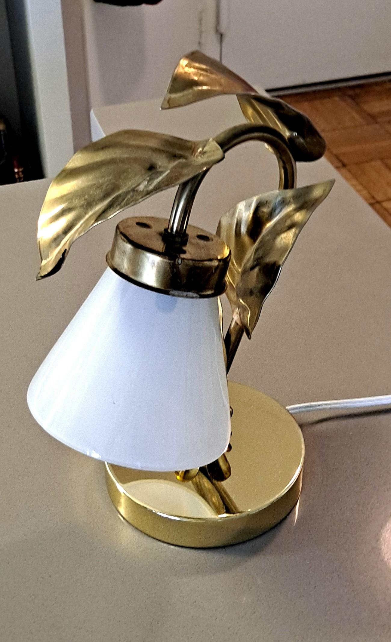 Laiton Paire de lampes de table italiennes à la manière de Tommaso Barbi en vente