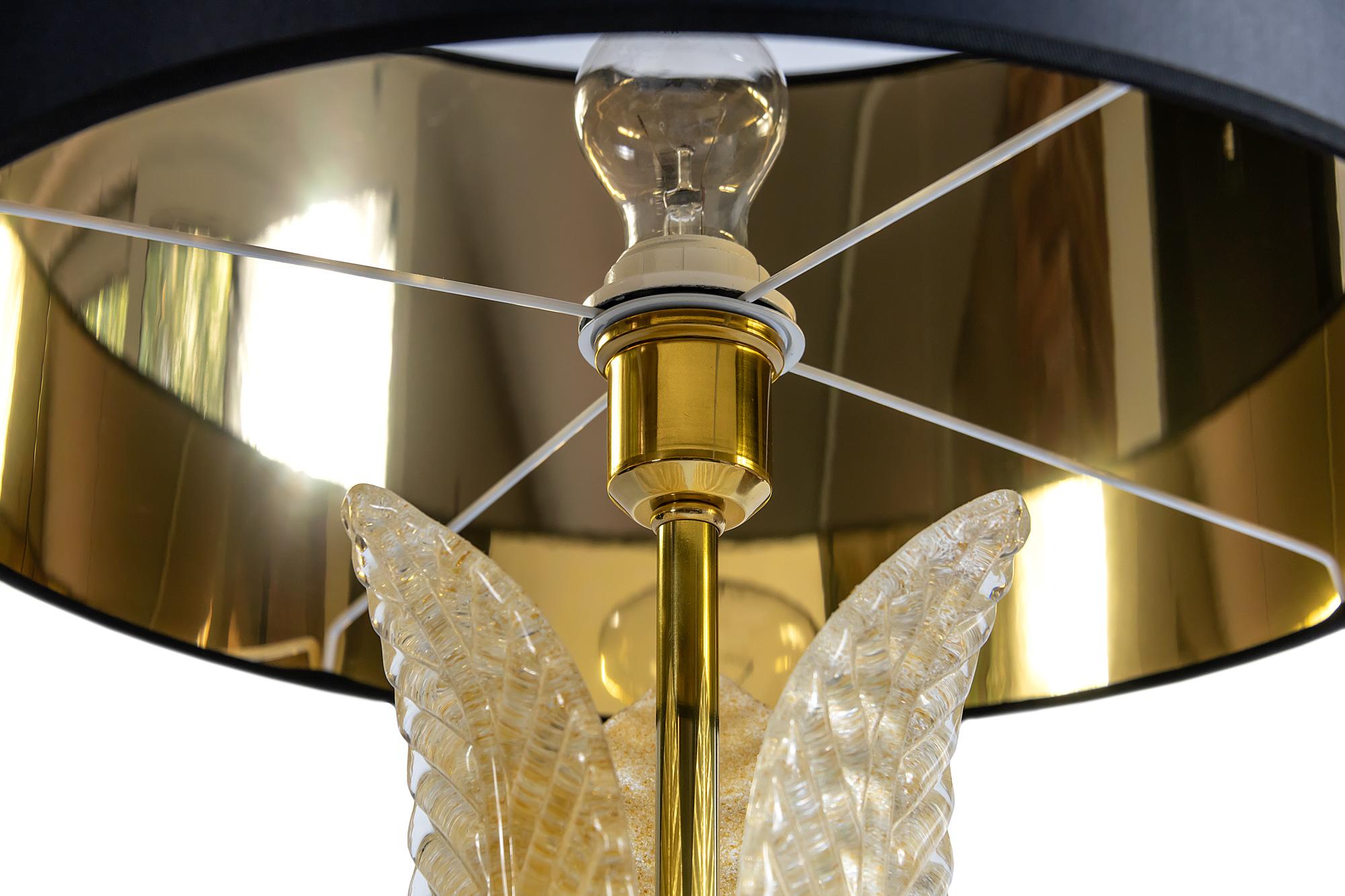 Pair of Italian Table Lamps with Leaf Form Murano Glass In Excellent Condition In Vilnius, LT