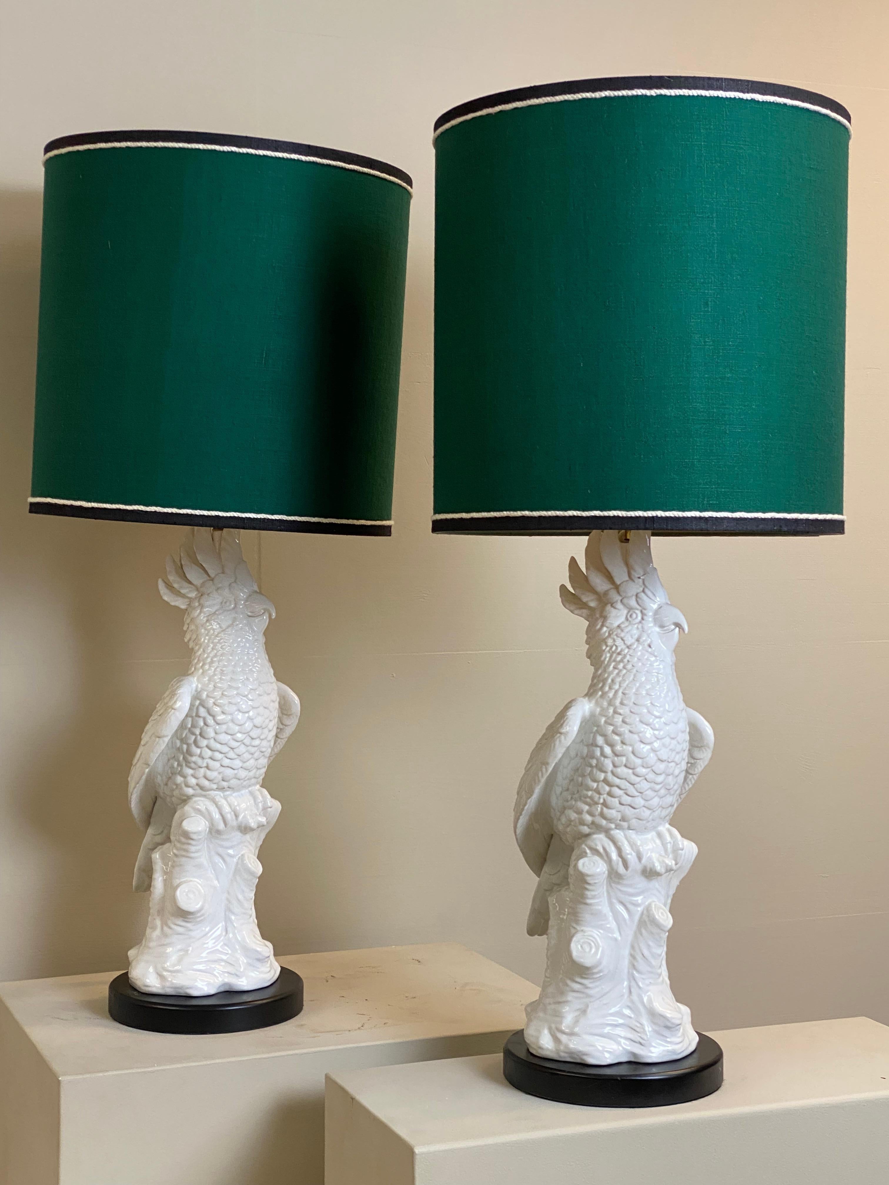 Mid Century Modern, Parrot Table Lamps in White Porcelain, Italy, 1970s. For Sale 1