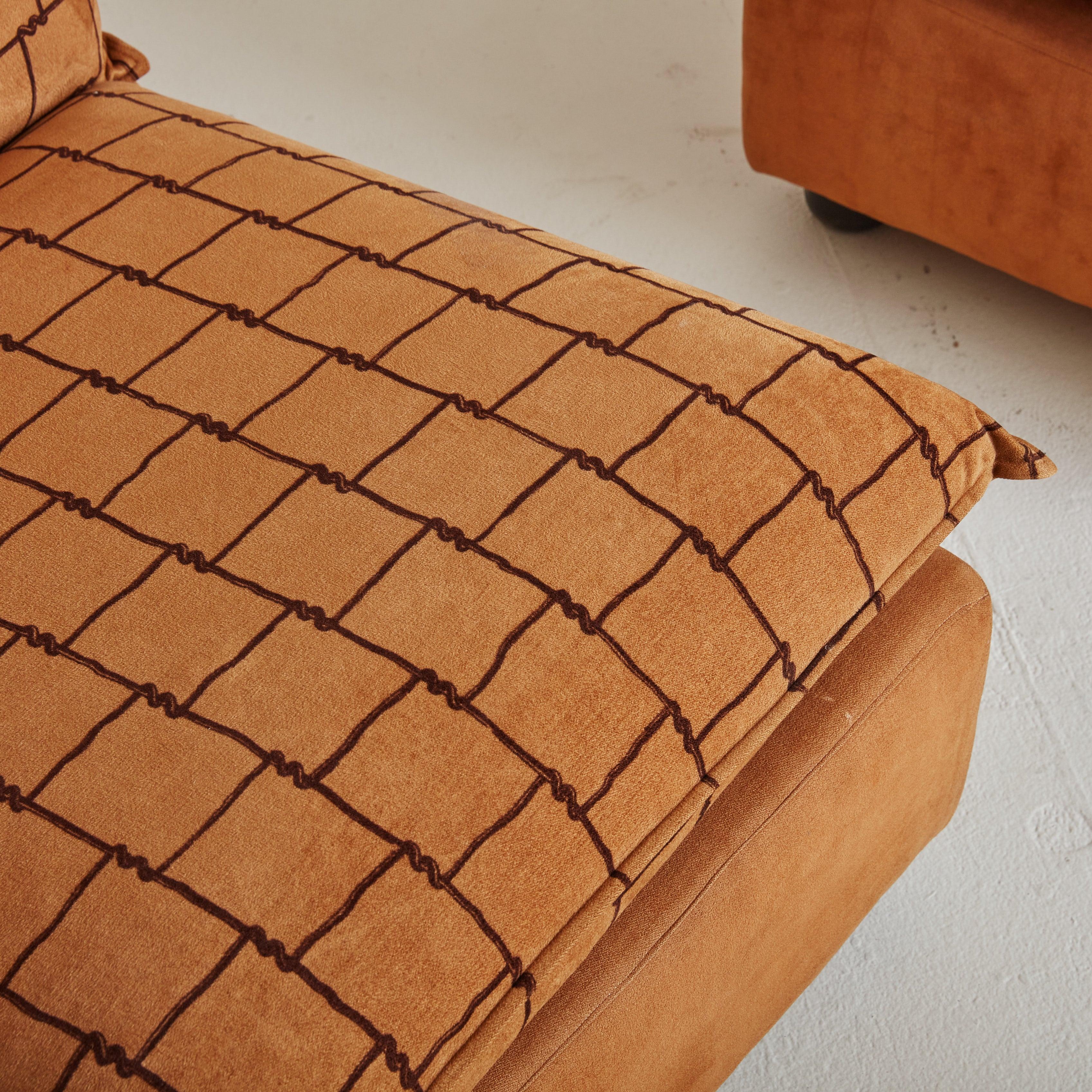 Paire de chaises longues italiennes brun clair à motif de grille, années 1970 en vente 5