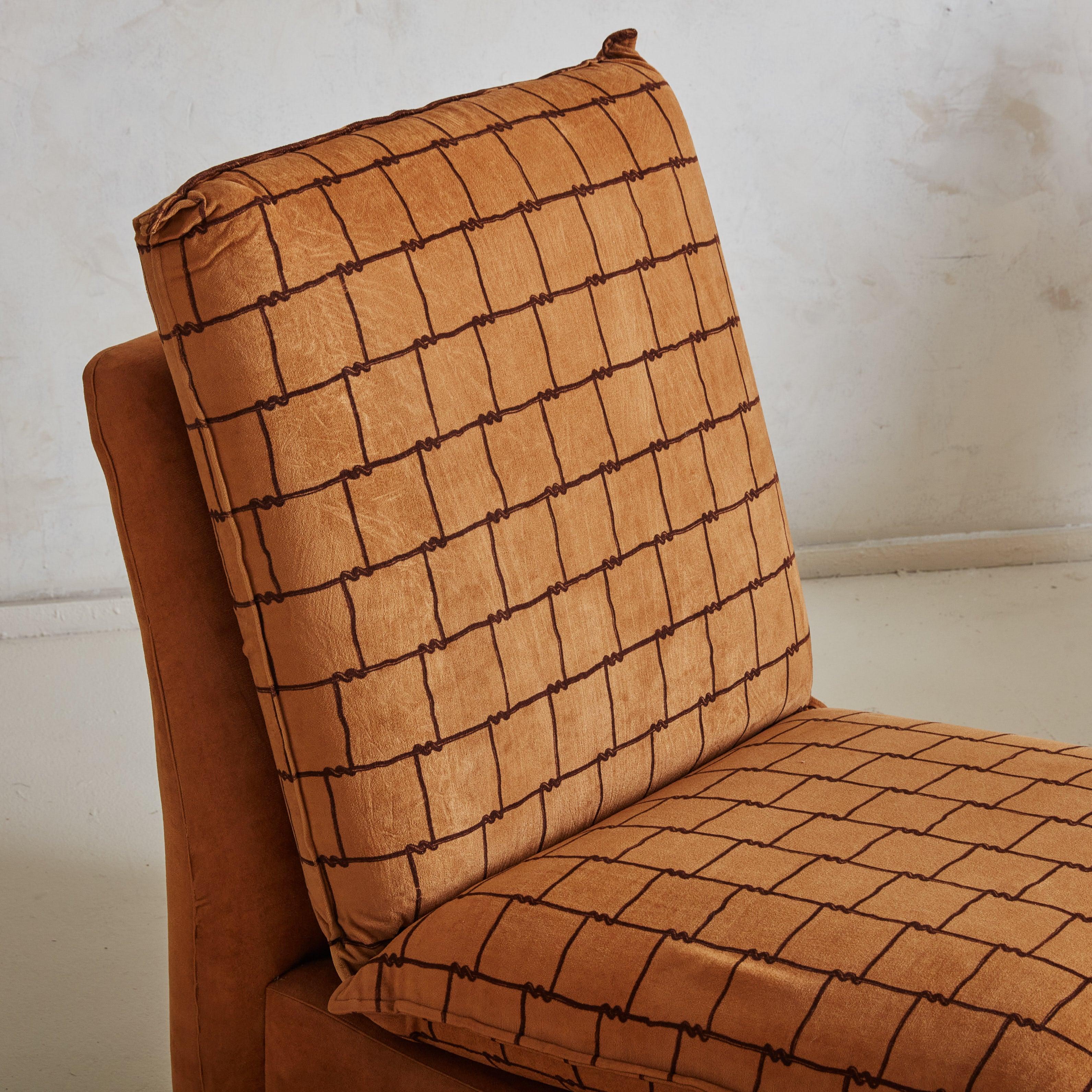 Fin du 20e siècle Paire de chaises longues italiennes brun clair à motif de grille, années 1970 en vente